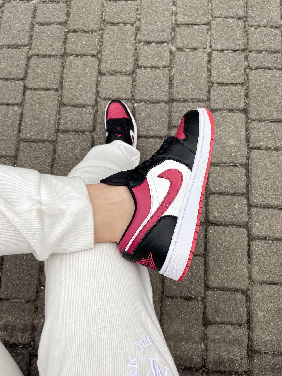 Nike Air Jordan Retro 1 Low Bred Toe