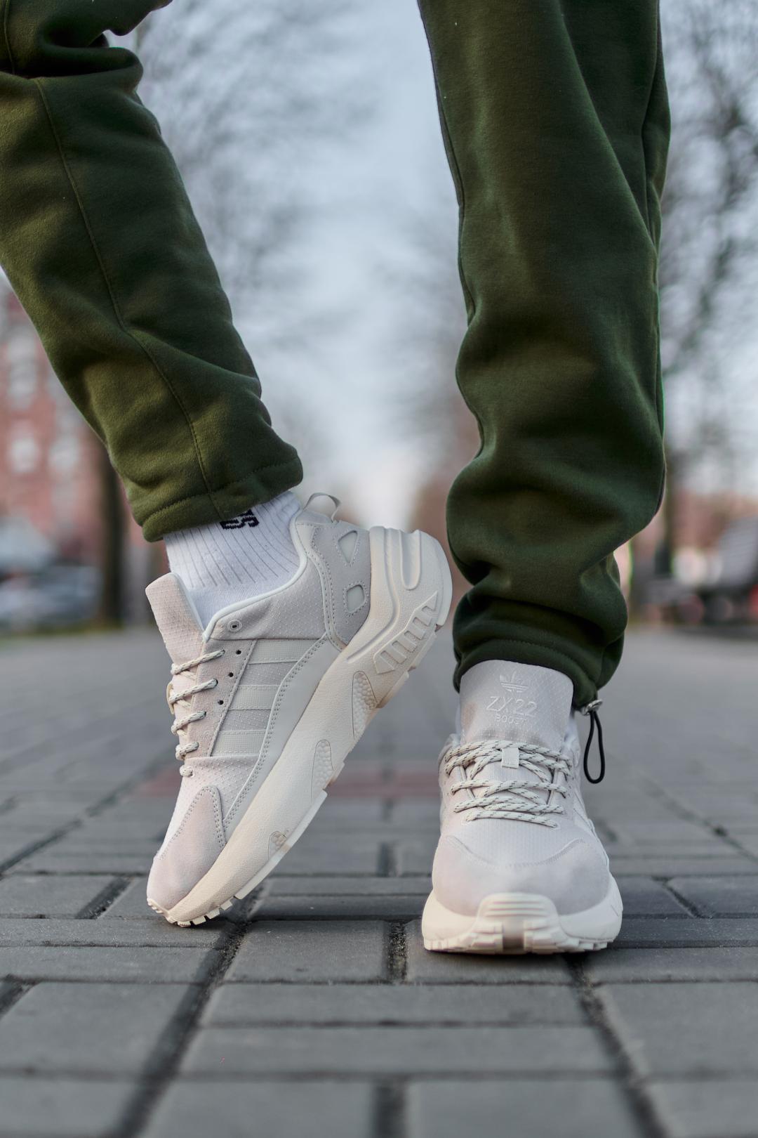 Adidas ZX 22 Boost Beige