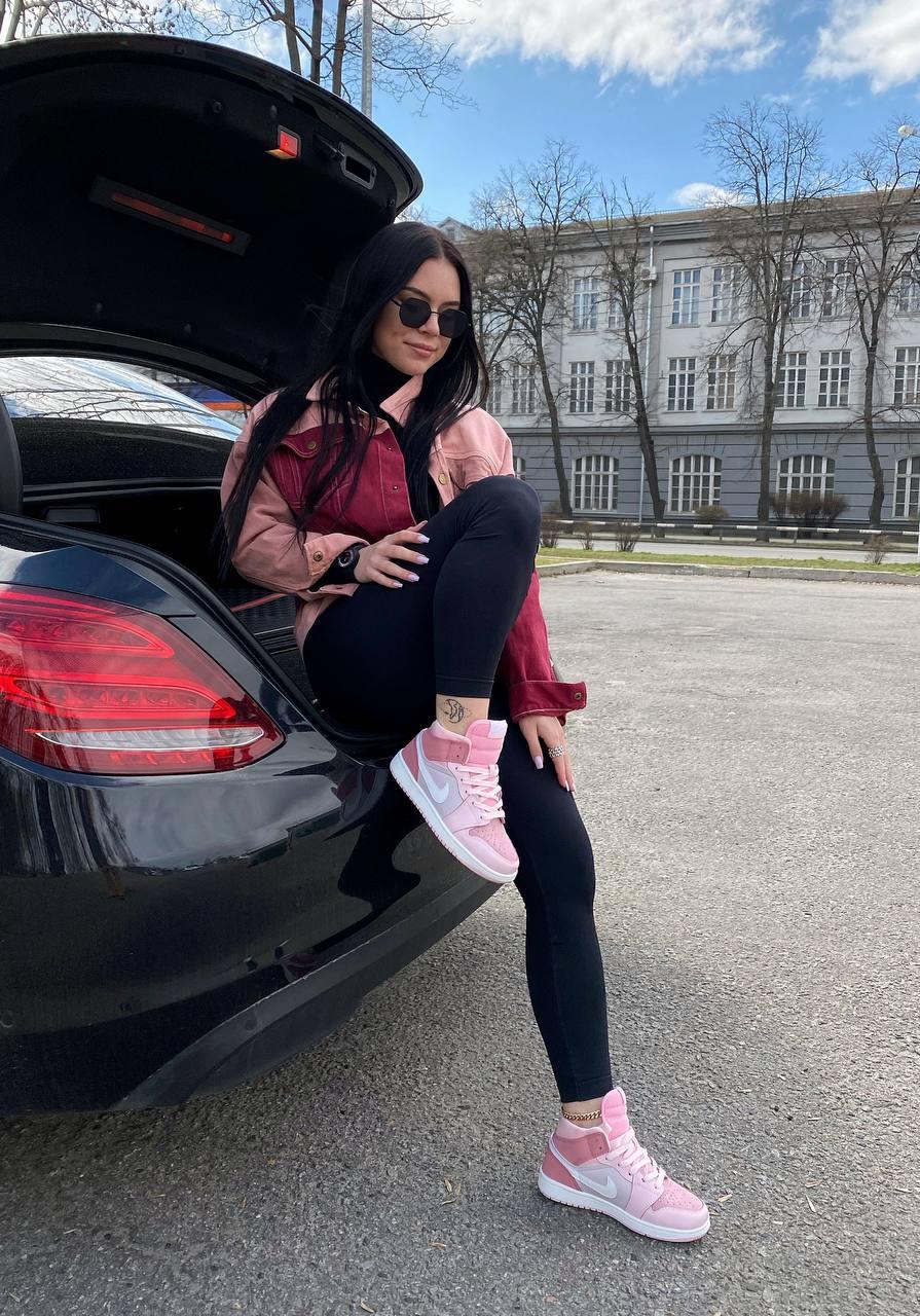 Nike Air Jordan 1 Retro High Pink 1
