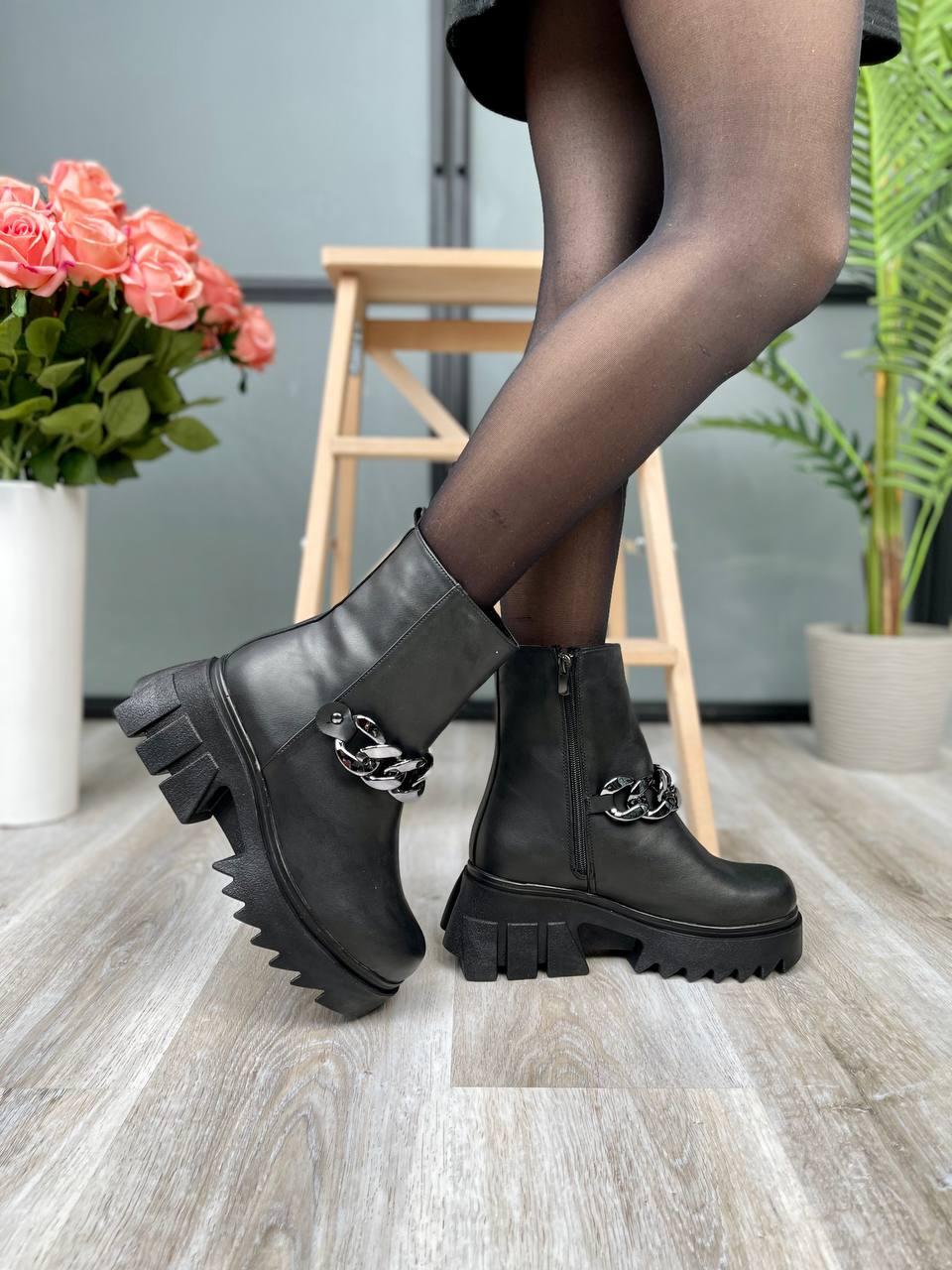 Leather Chain Boots Black 1