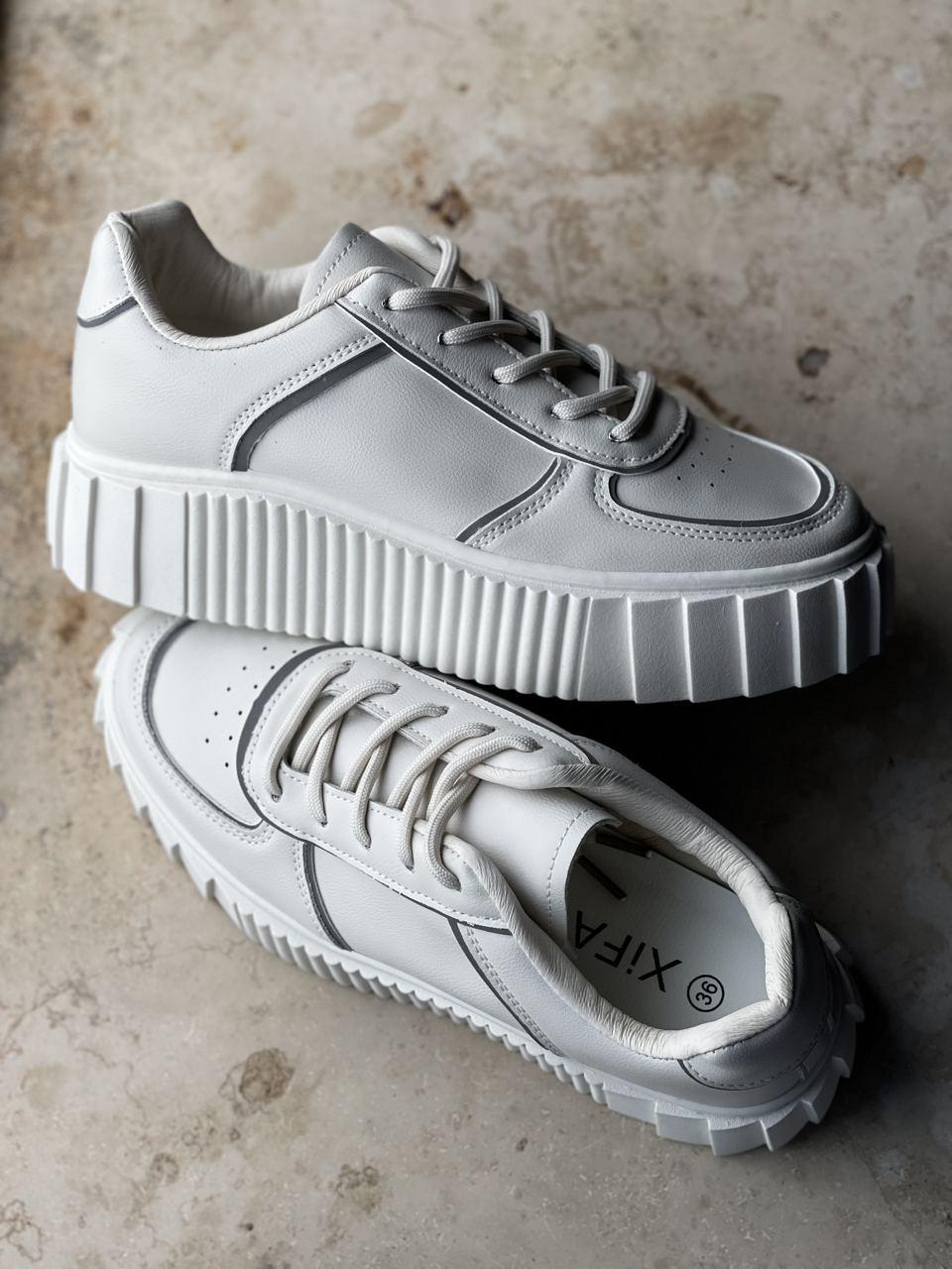 Sneakers White Reflective