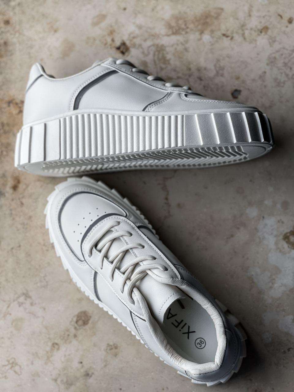 Sneakers White Reflective