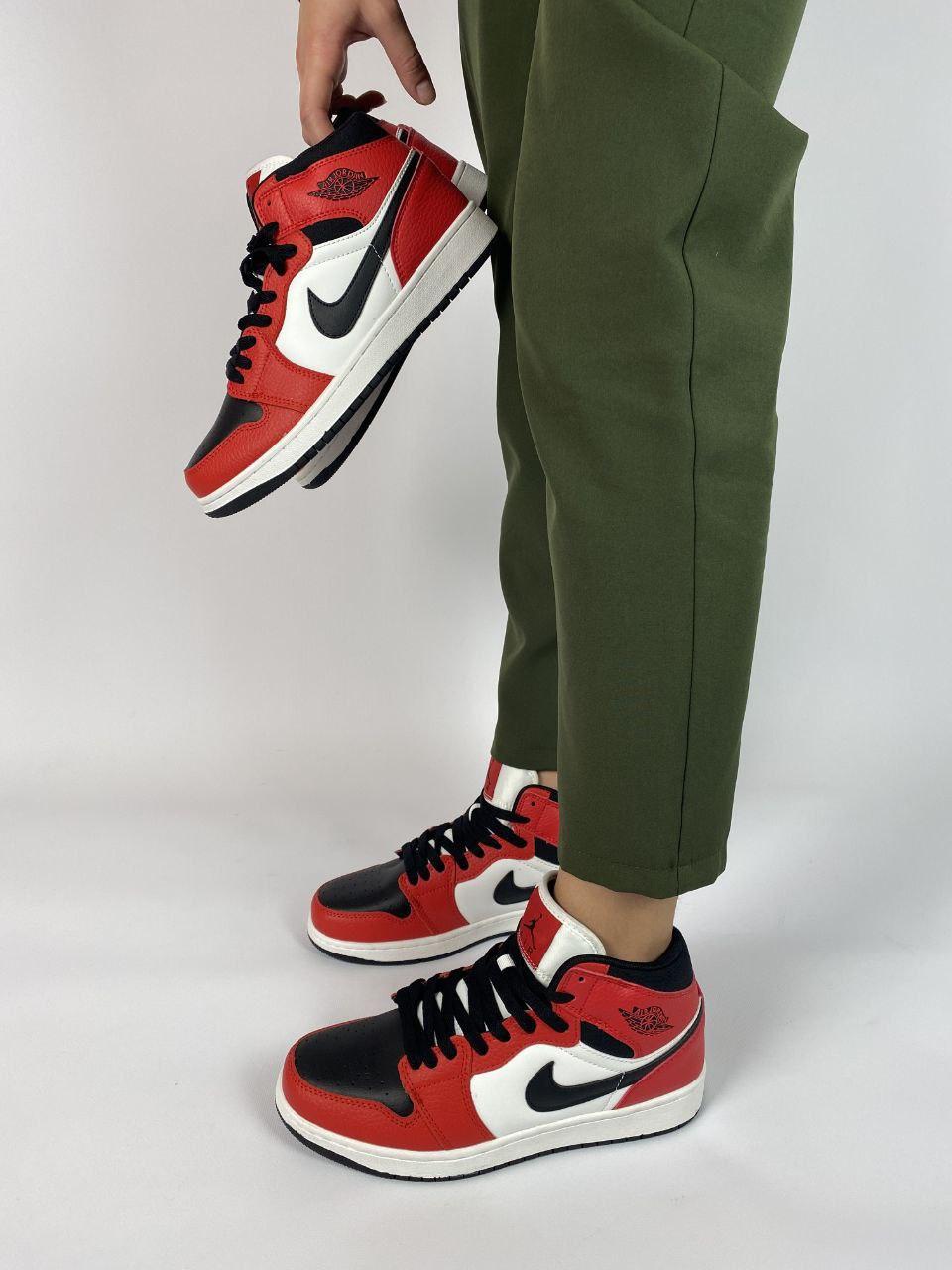 Nike Air Jordan 1 Retro Red Black