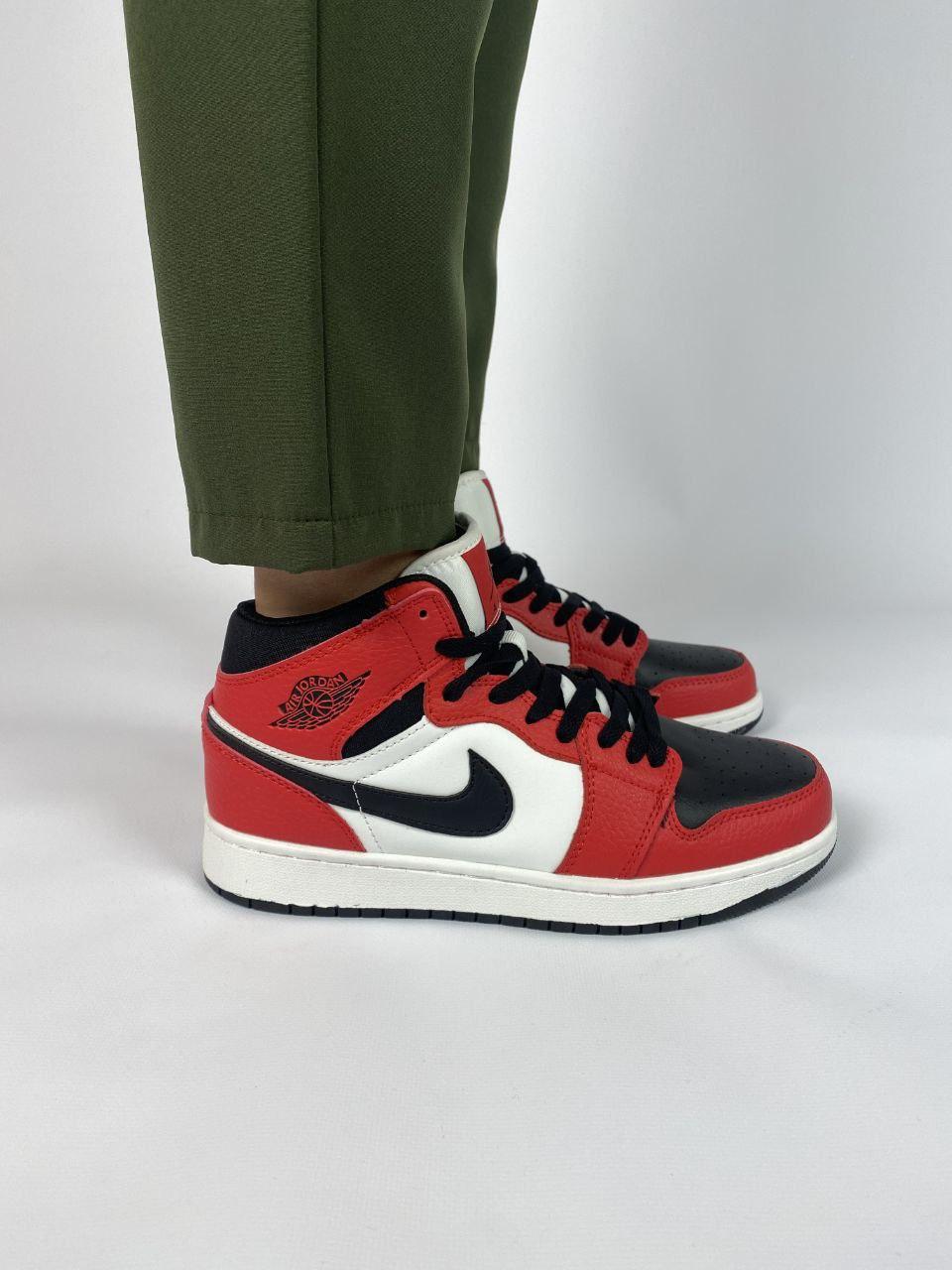 Nike Air Jordan 1 Retro Red Black