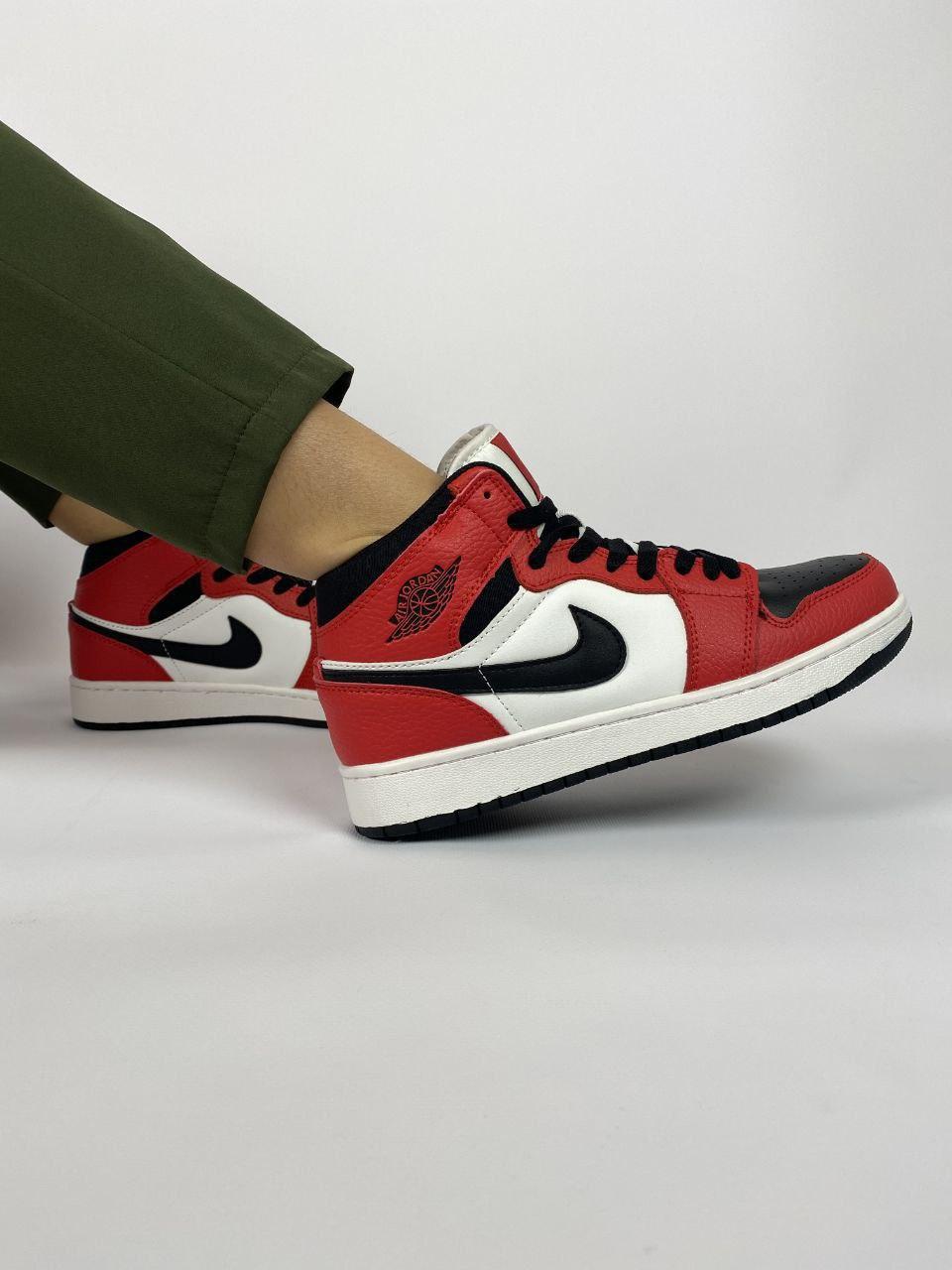 Nike Air Jordan 1 Retro Red Black