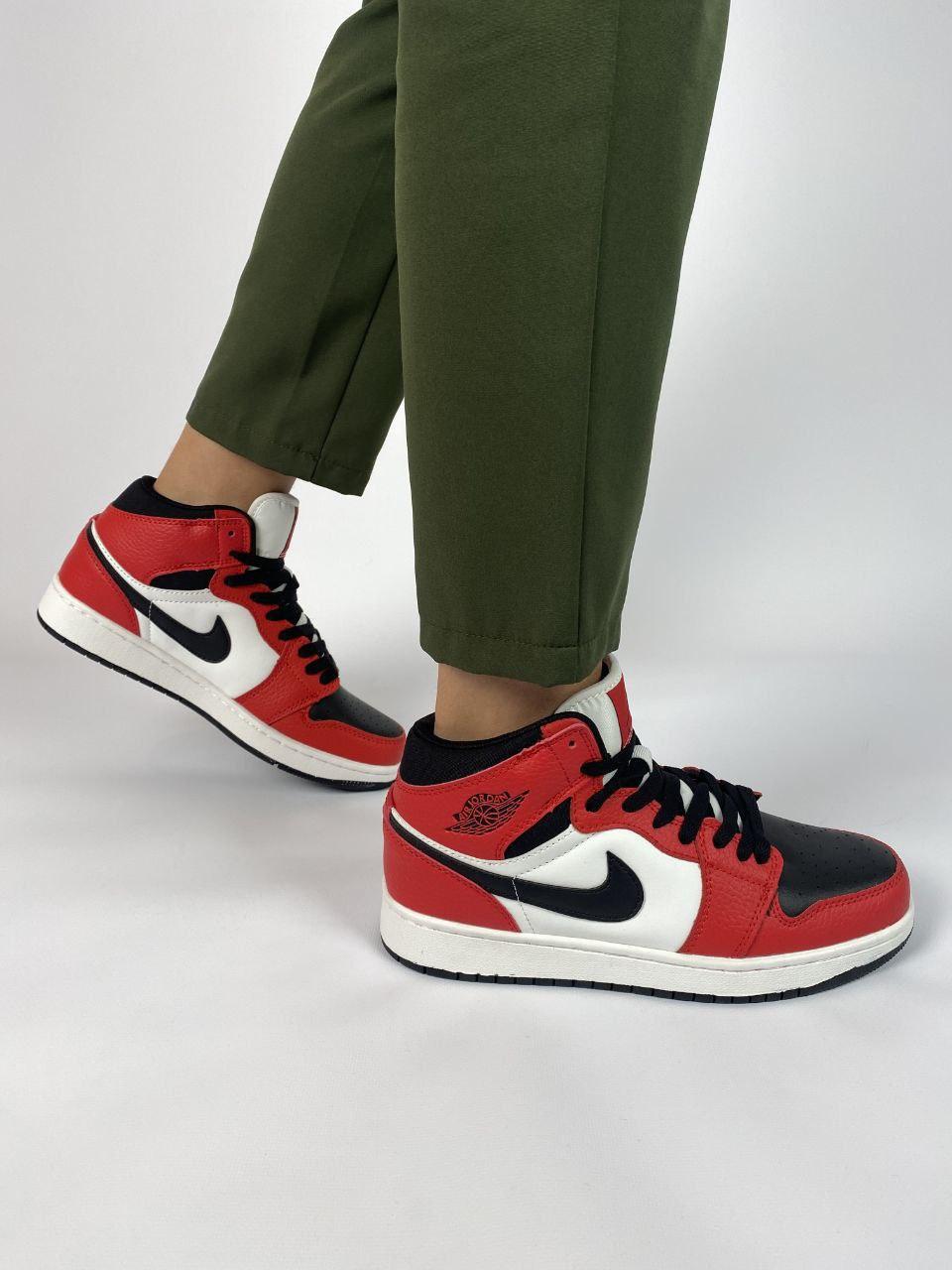Nike Air Jordan 1 Retro Red Black