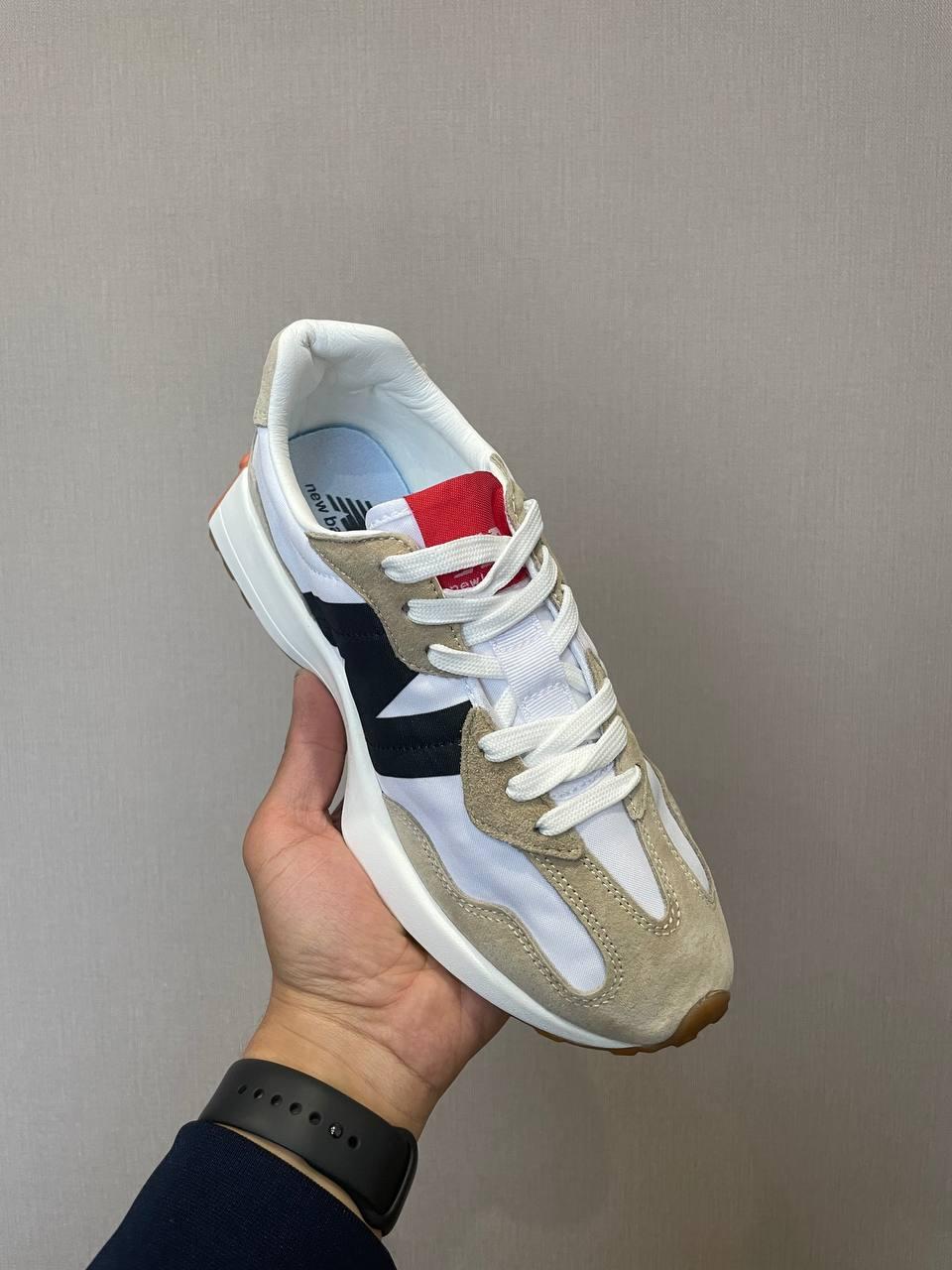 New Balance 327 Beige Black