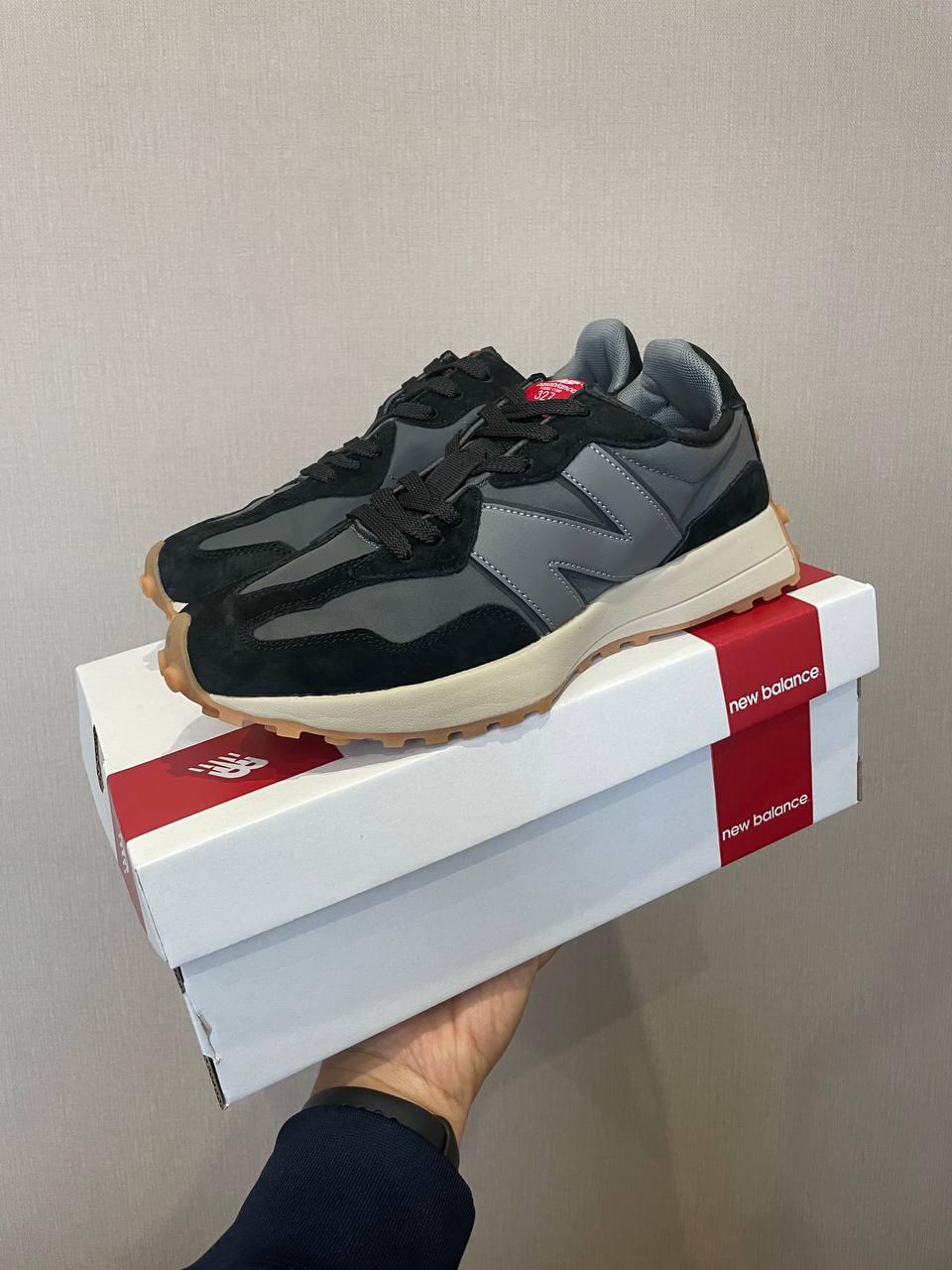 New Balance 327 Black Grey