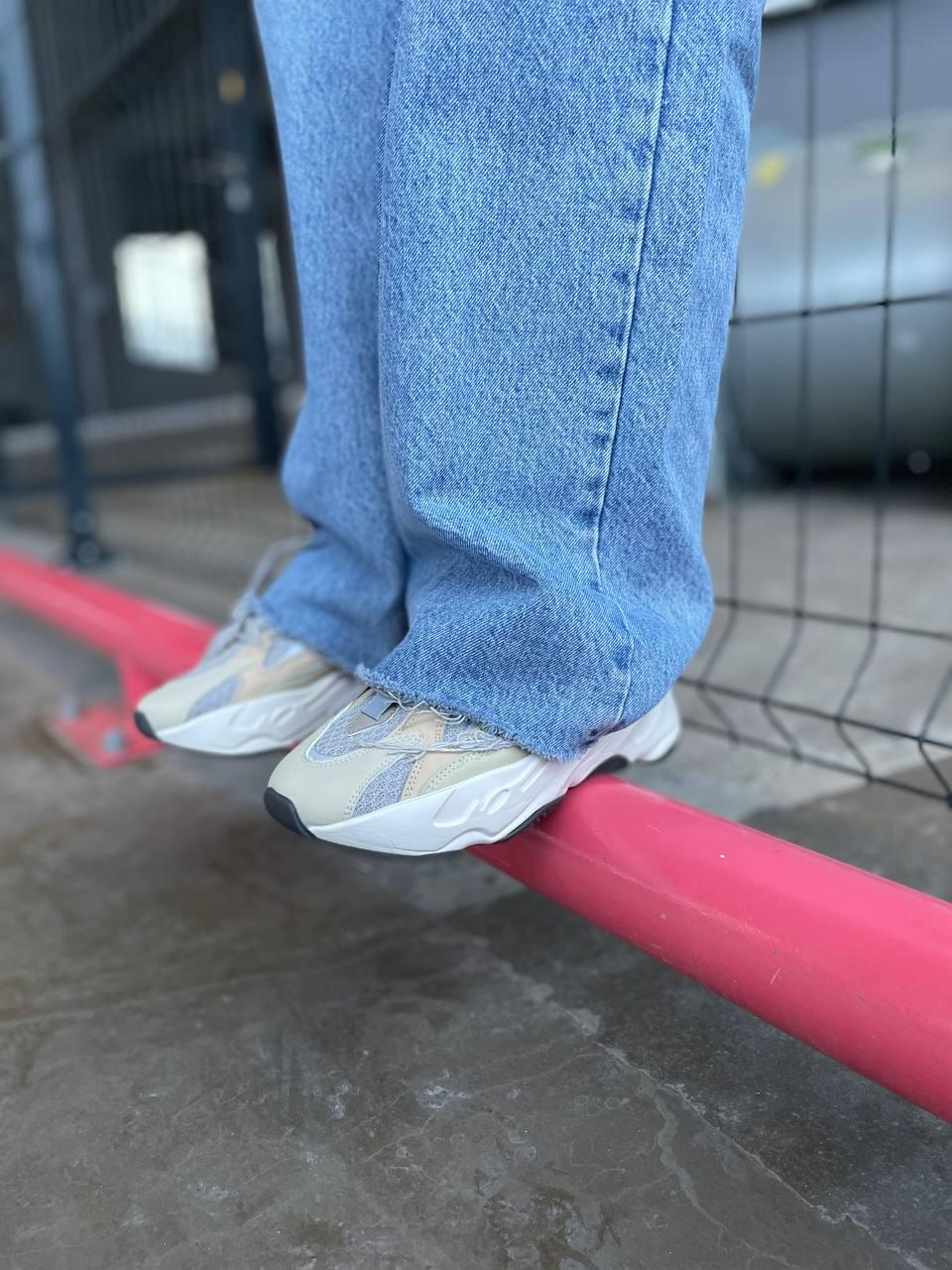 Adidas Yeezy Boost 700 V2 Cream