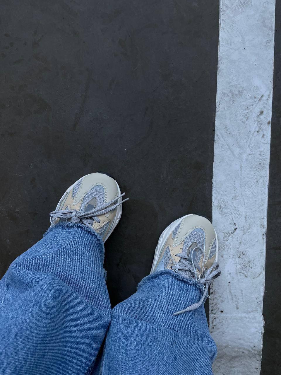 Adidas Yeezy Boost 700 V2 Cream