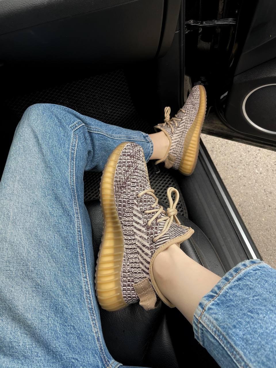 Adidas Yeezy Boost 350 Brown (Рефлективні шнурки)