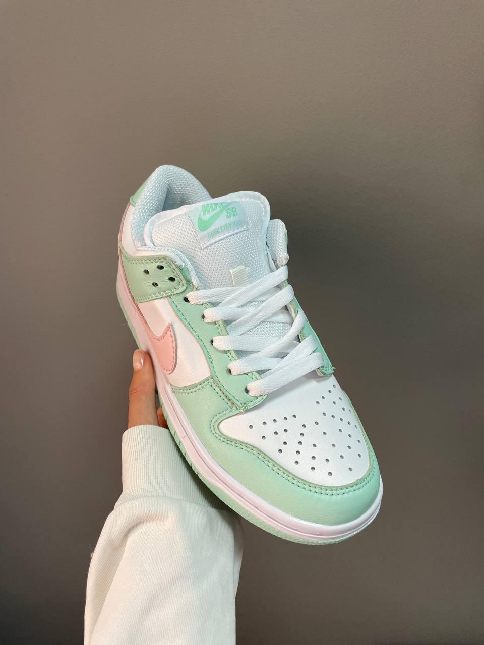 Nike SB Dunk Low Mint Pink