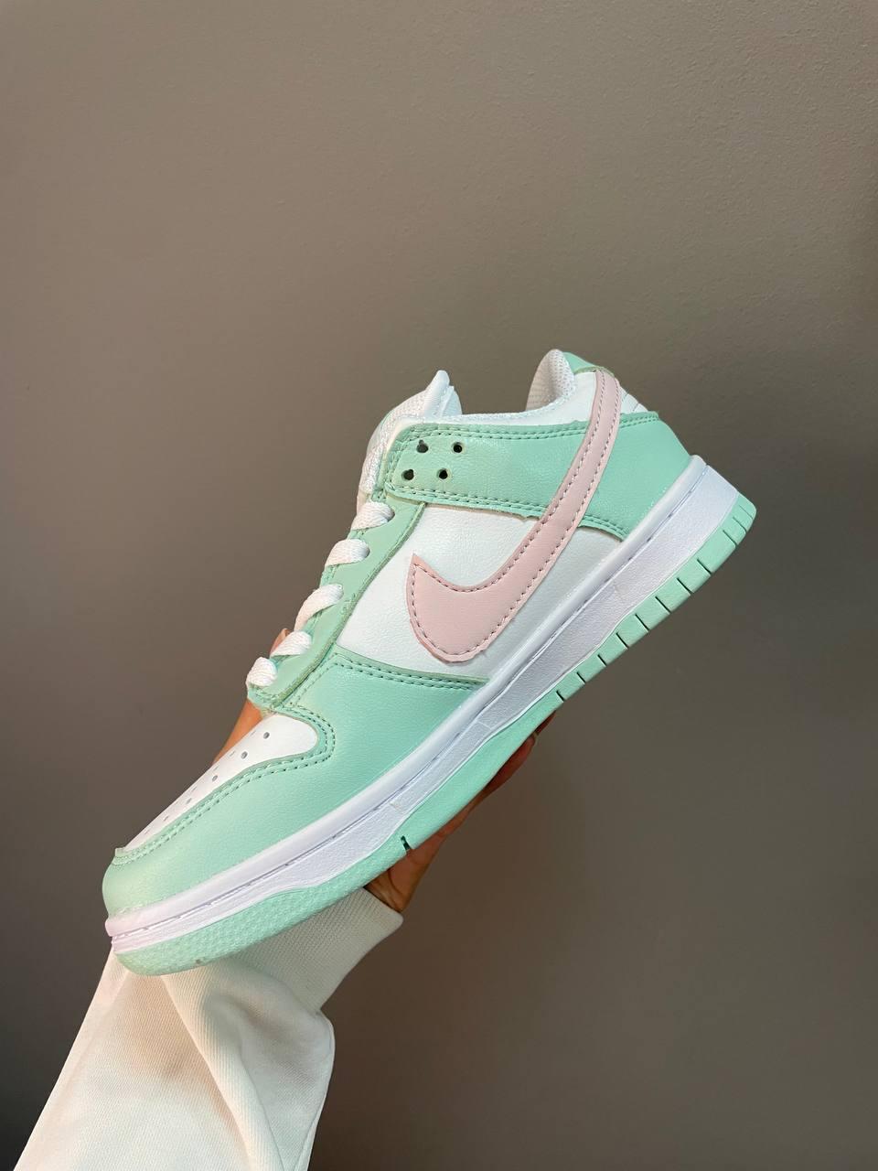 Nike SB Dunk Low Mint Pink