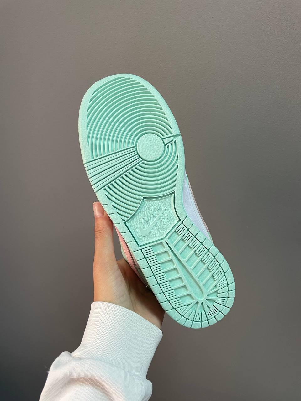 Nike SB Dunk Low Mint Pink