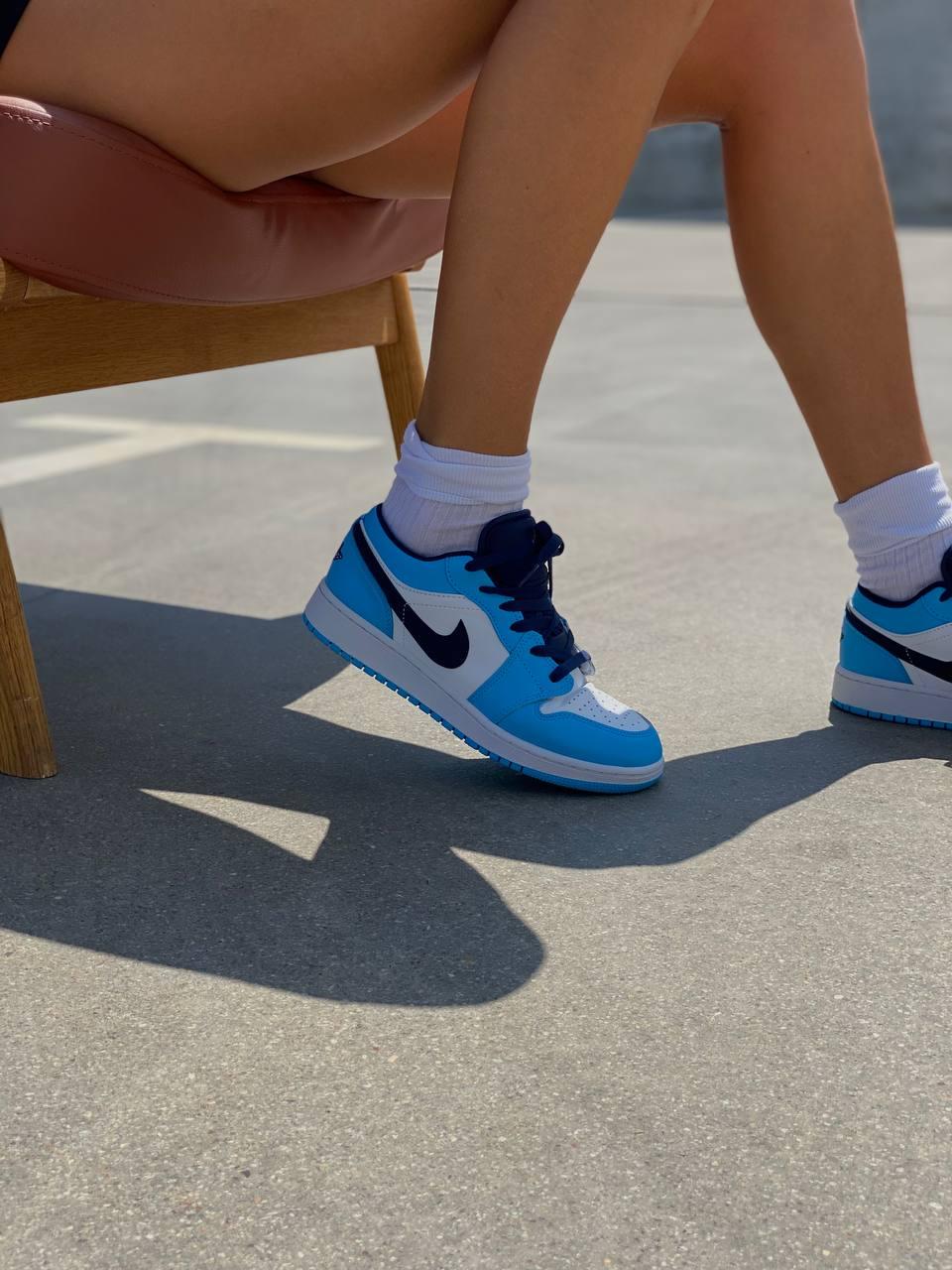 Nike Air Jordan 1 Retro Low University Blue