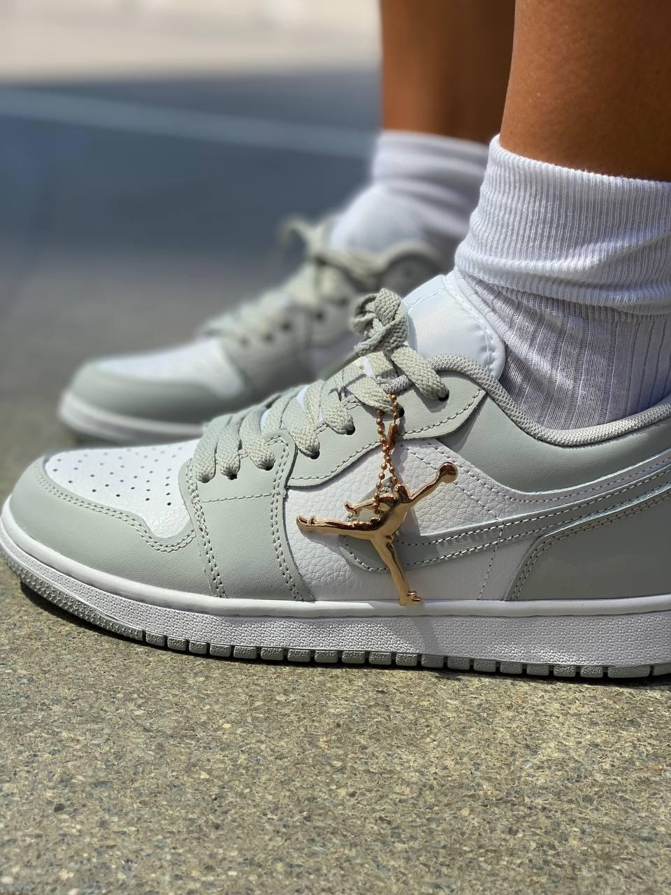 Nike Air Jordan Retro 1 Low Grey White 4