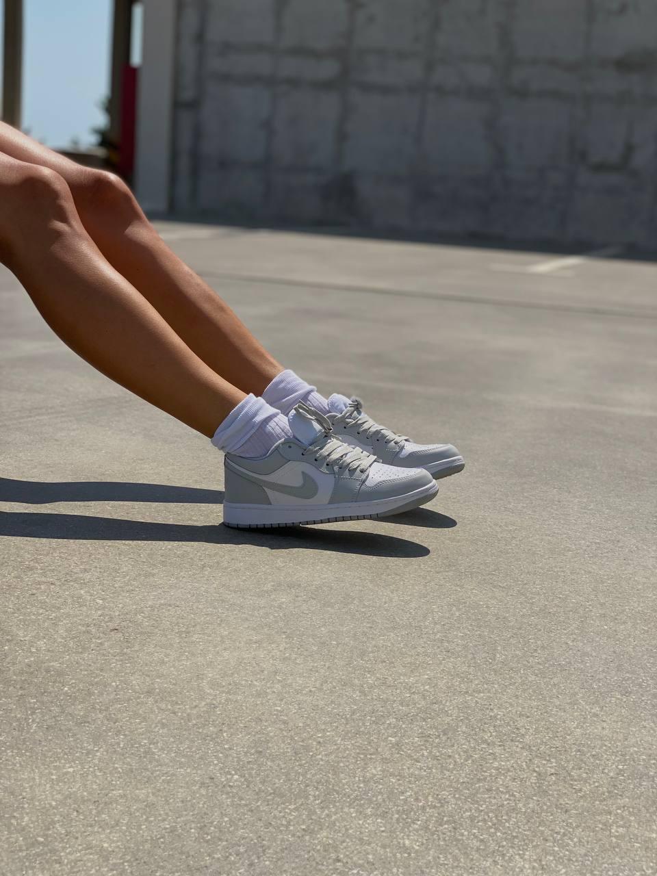 Nike Air Jordan Retro 1 Low Grey White 4