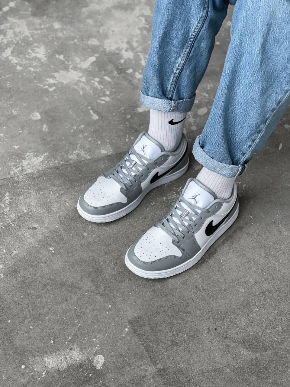 Nike Air Jordan Retro 1 Low White Smoke Grey