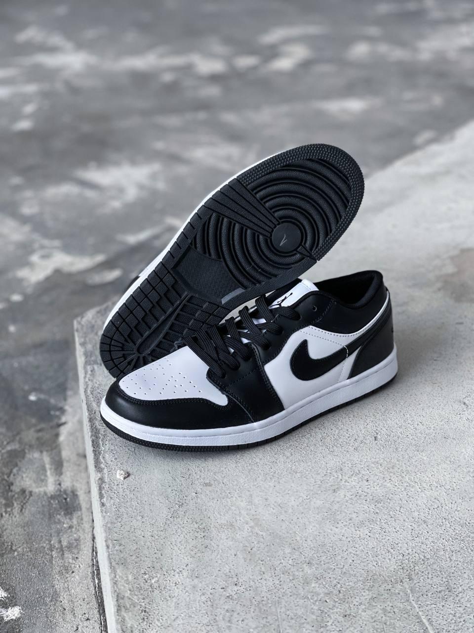 Nike Air Jordan 1 Low Black White