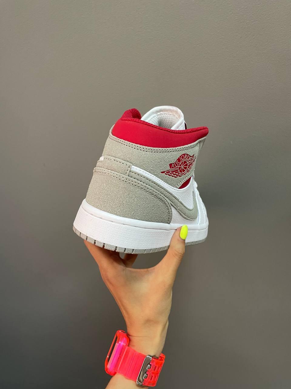 Nike Air Jordan 1 Retro High Wolf Grey Red