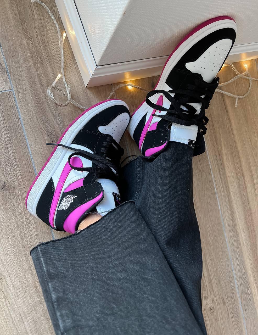 Nike Air Jordan 1 Retro Mid Black Pink