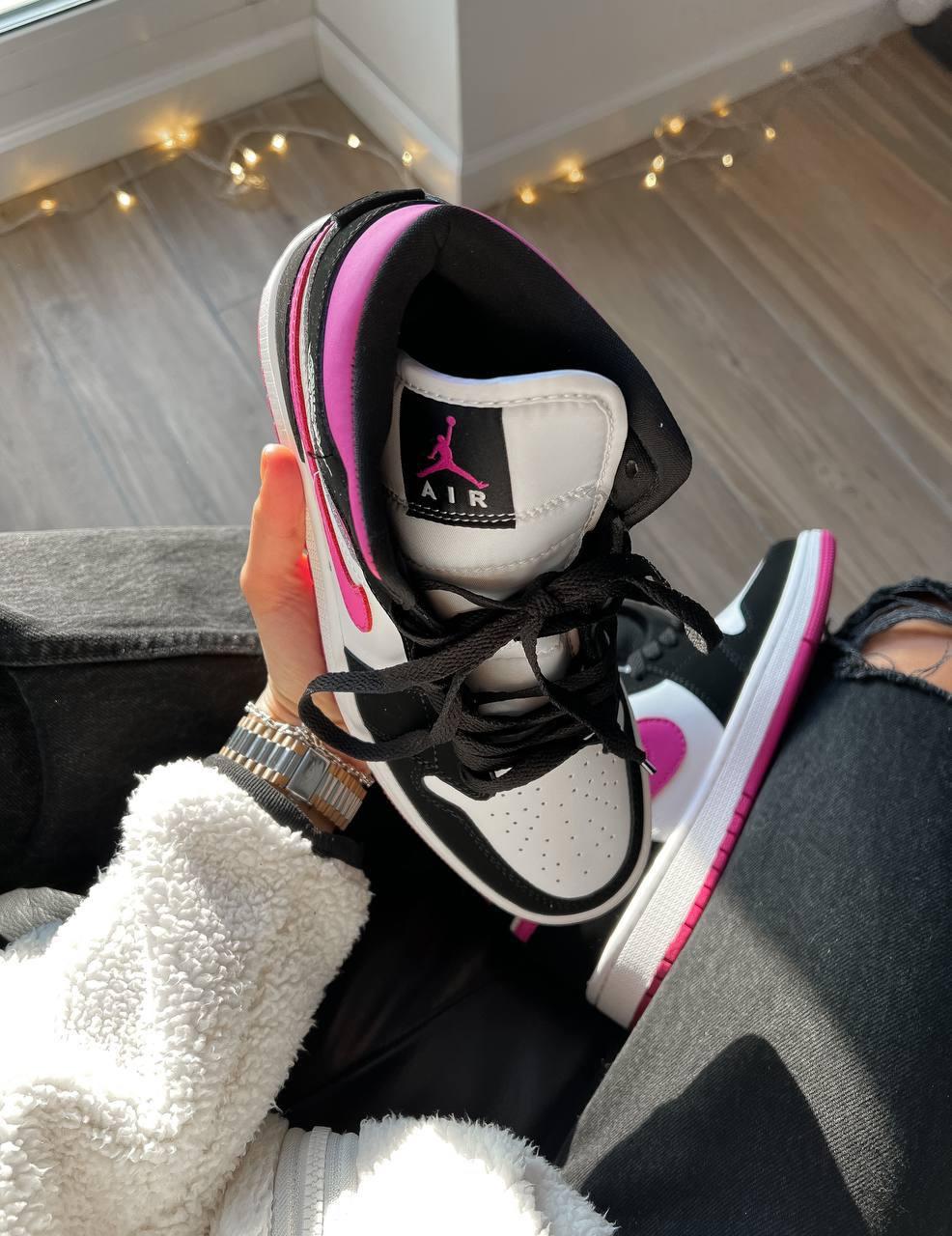 Nike Air Jordan 1 Retro Mid Black Pink