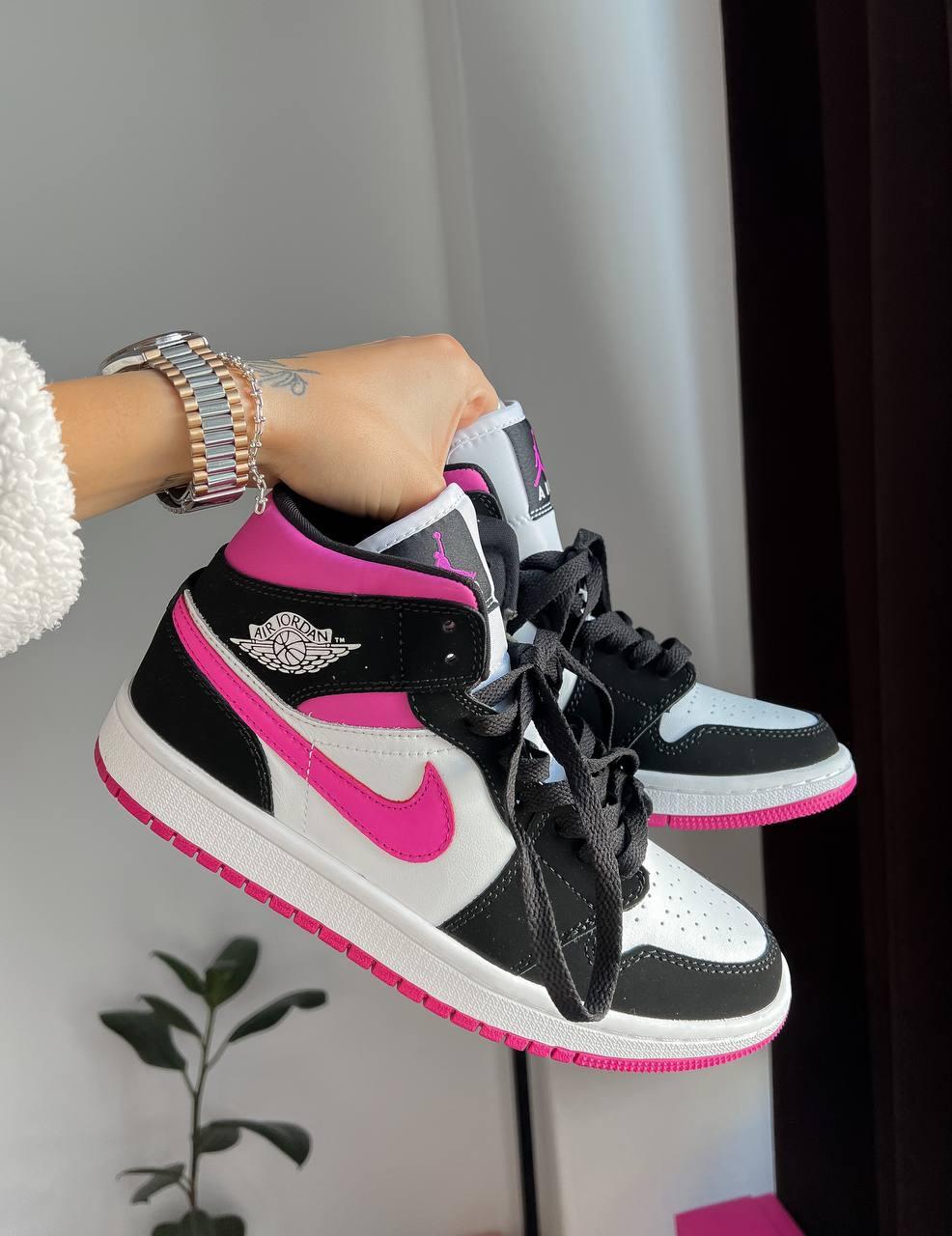 Nike Air Jordan 1 Retro Mid Black Pink