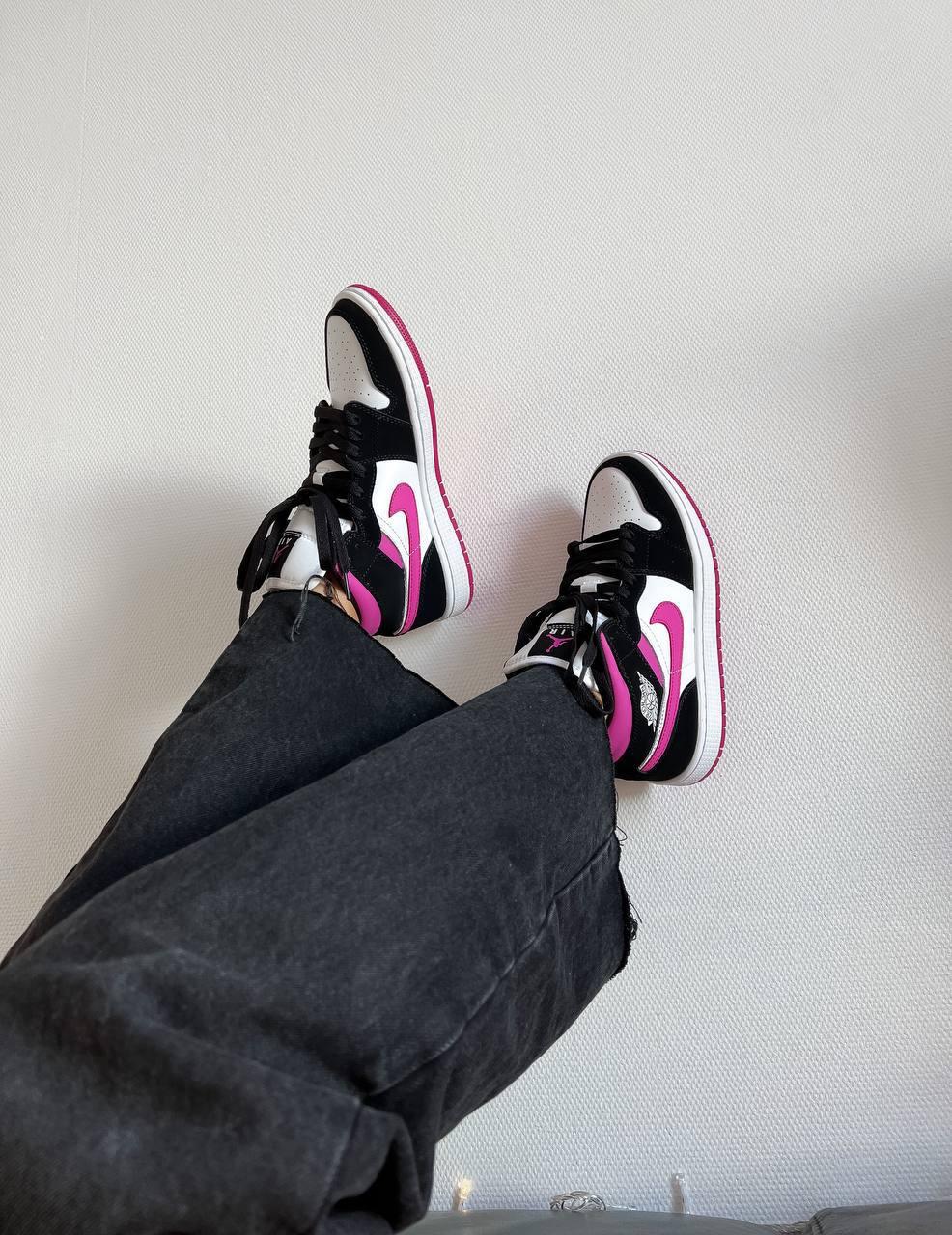 Nike Air Jordan 1 Retro Mid Black Pink