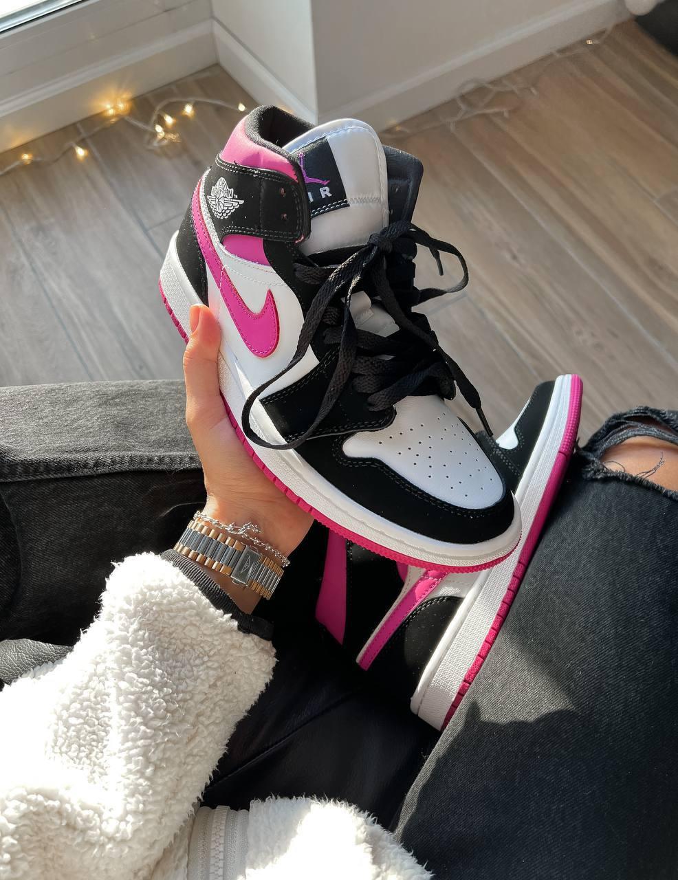 Nike Air Jordan 1 Retro Mid Black Pink