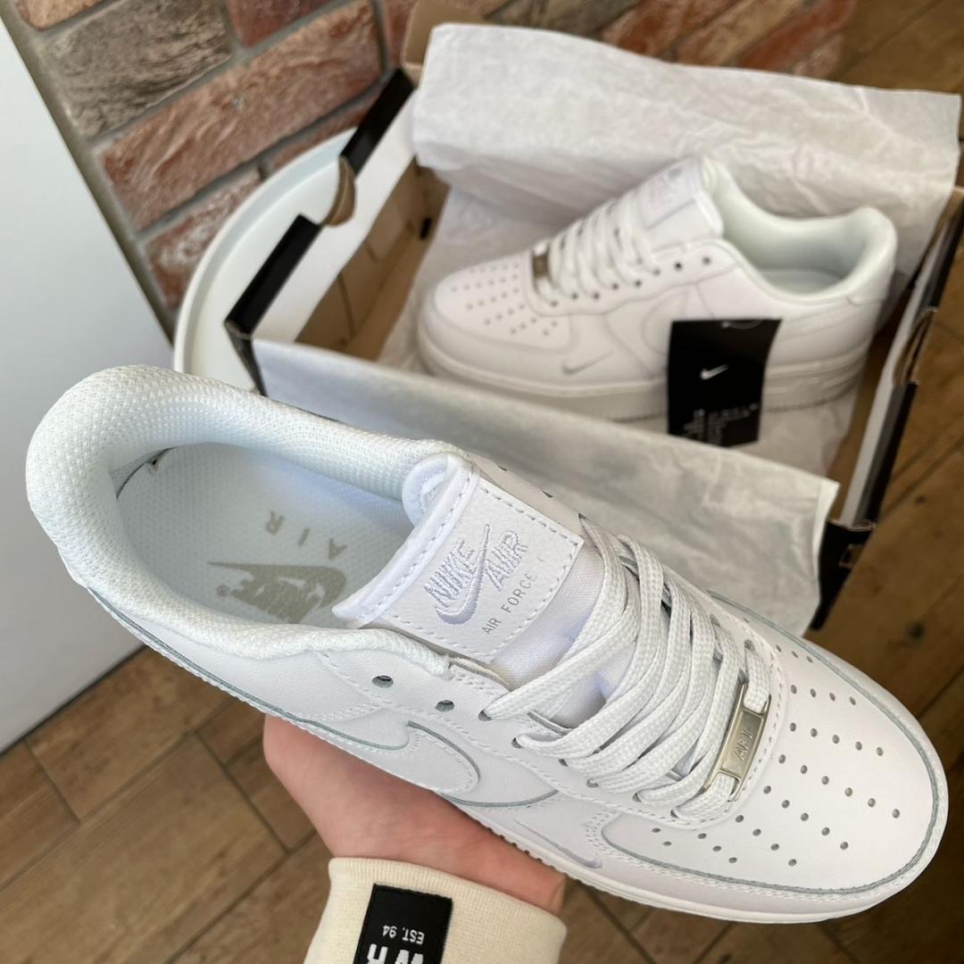 Nike Air Force 1 Mini Swoosh White