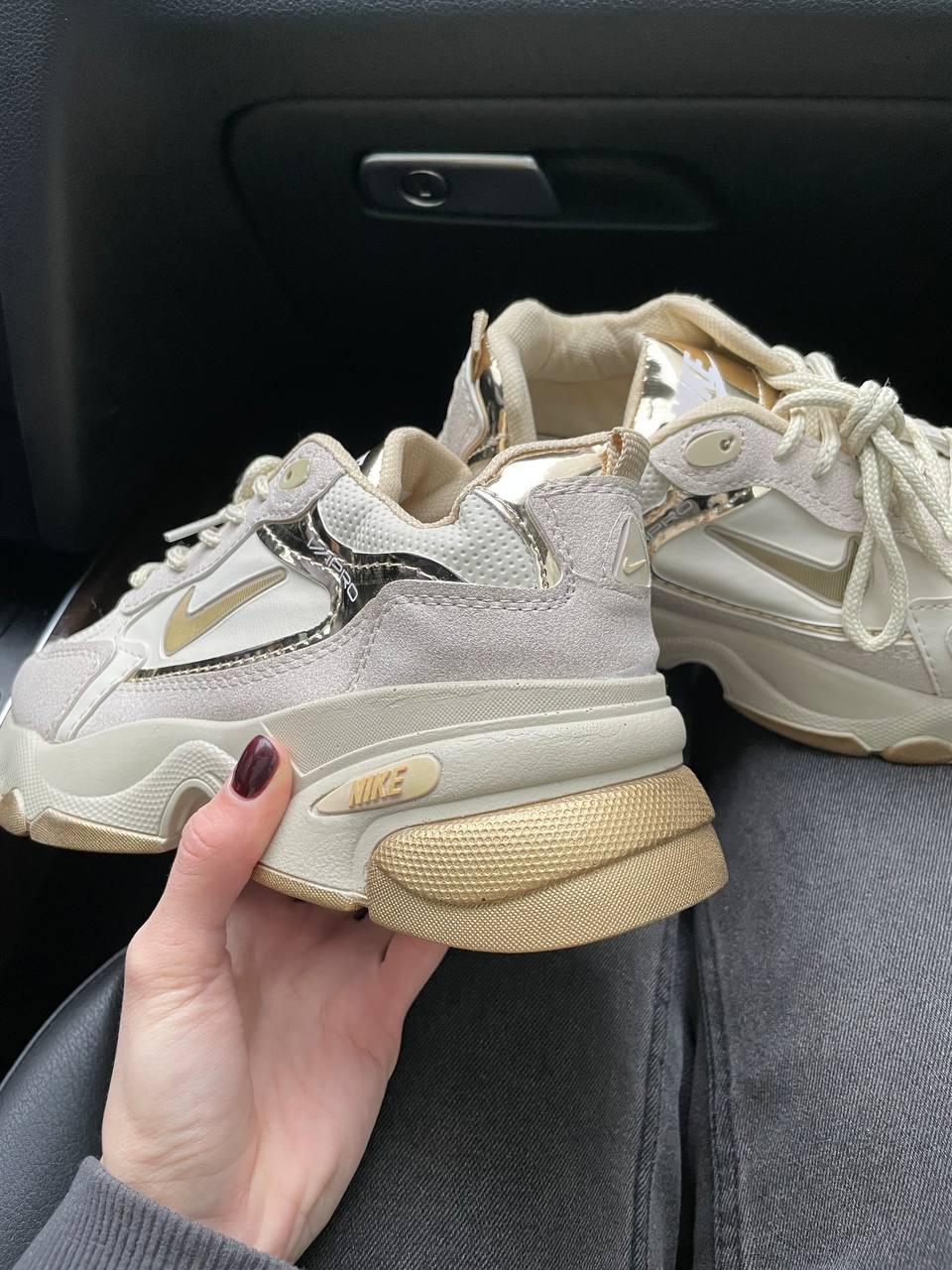 Nike Pro Beige