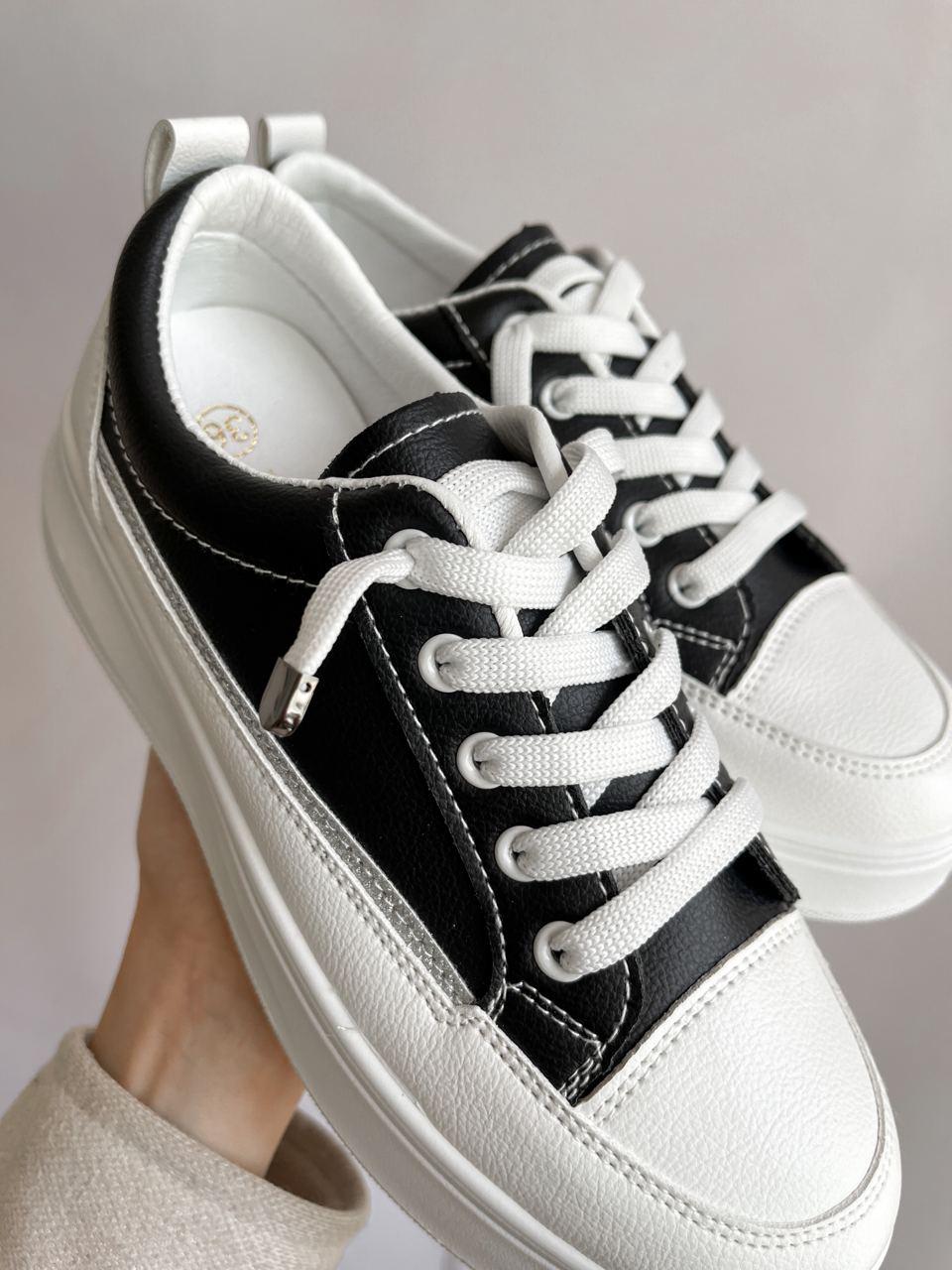 Sneakers White Black