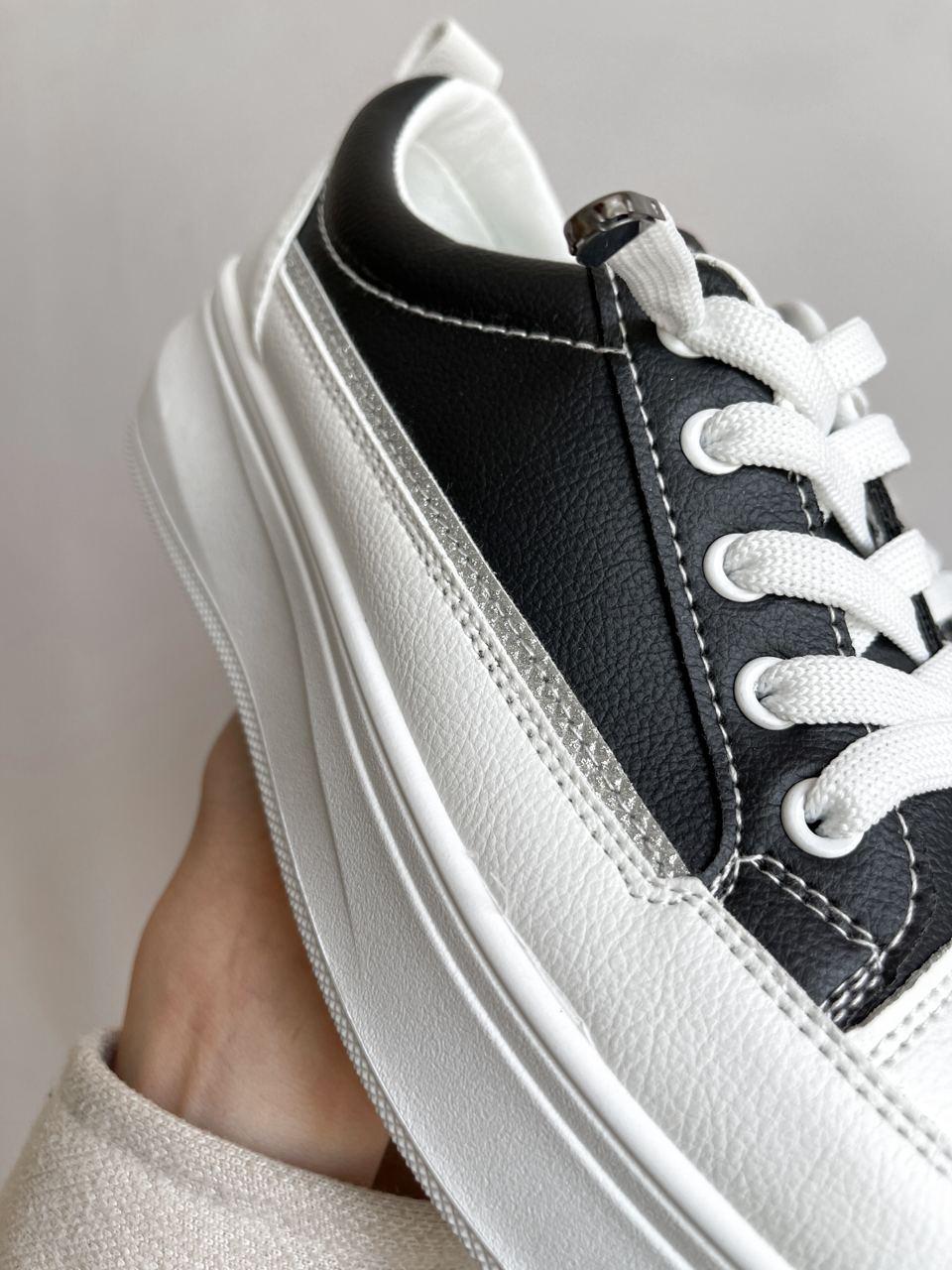 Sneakers White Black