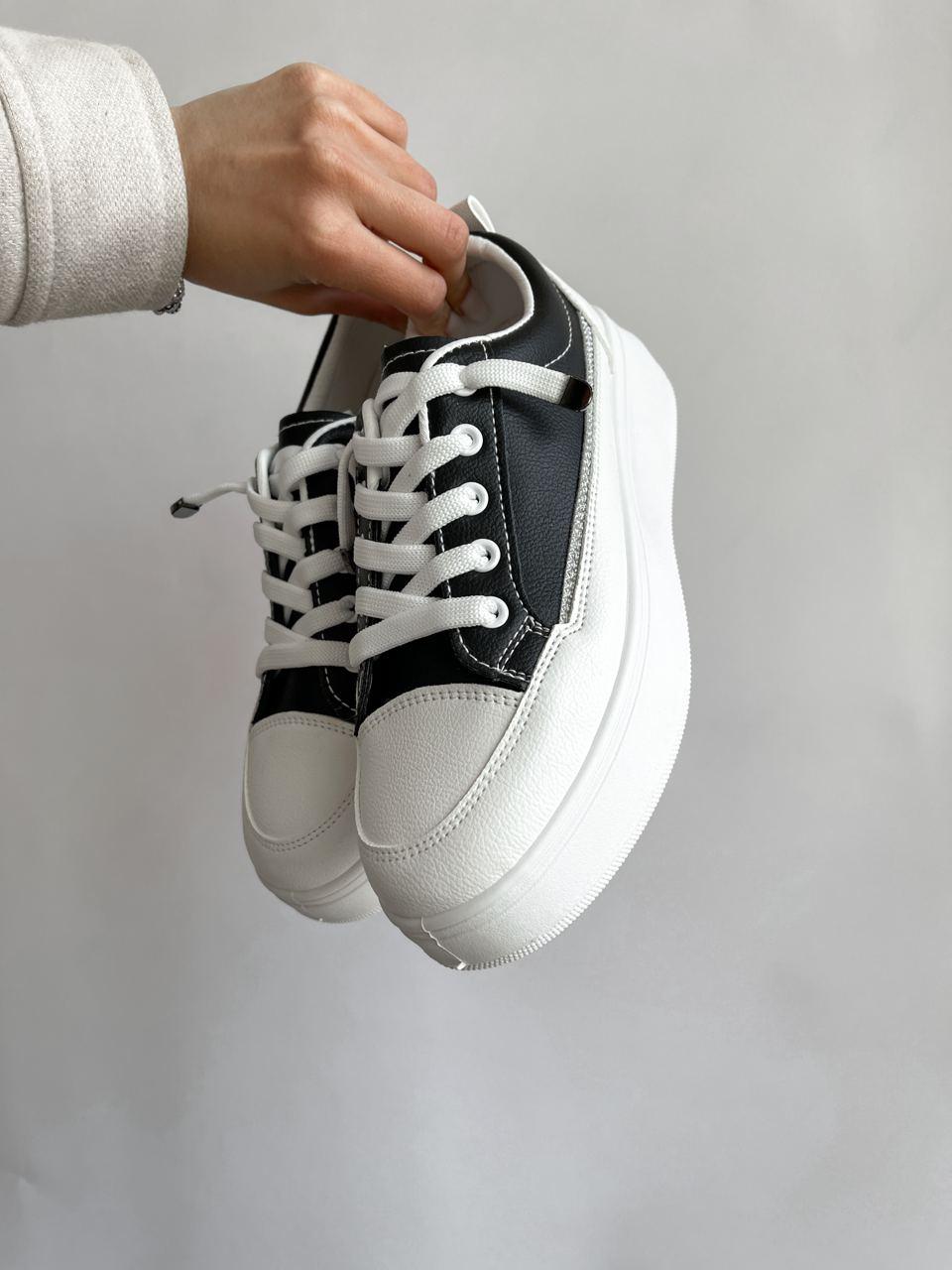 Sneakers White Black
