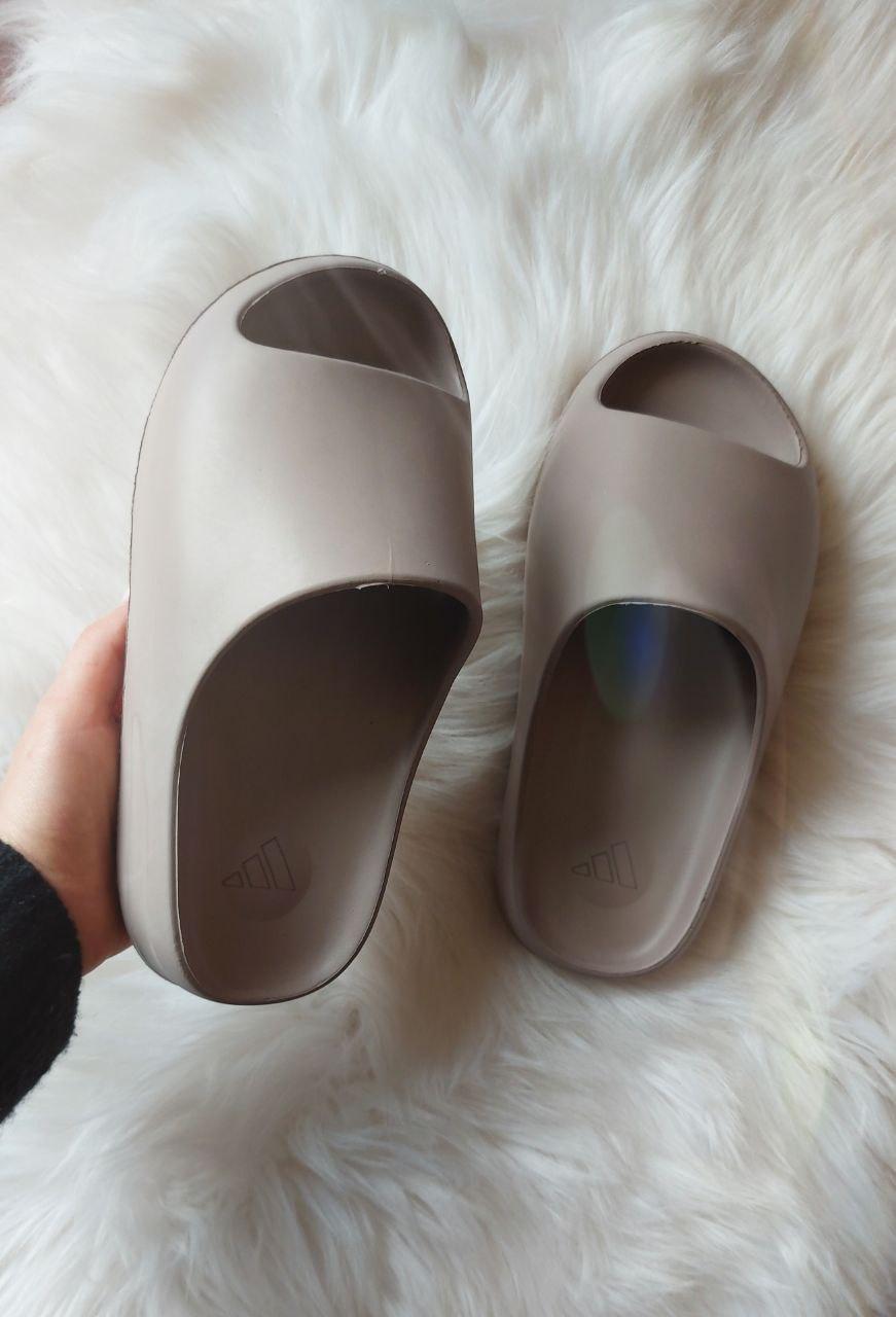 Adidas Yeezy Slide Brown