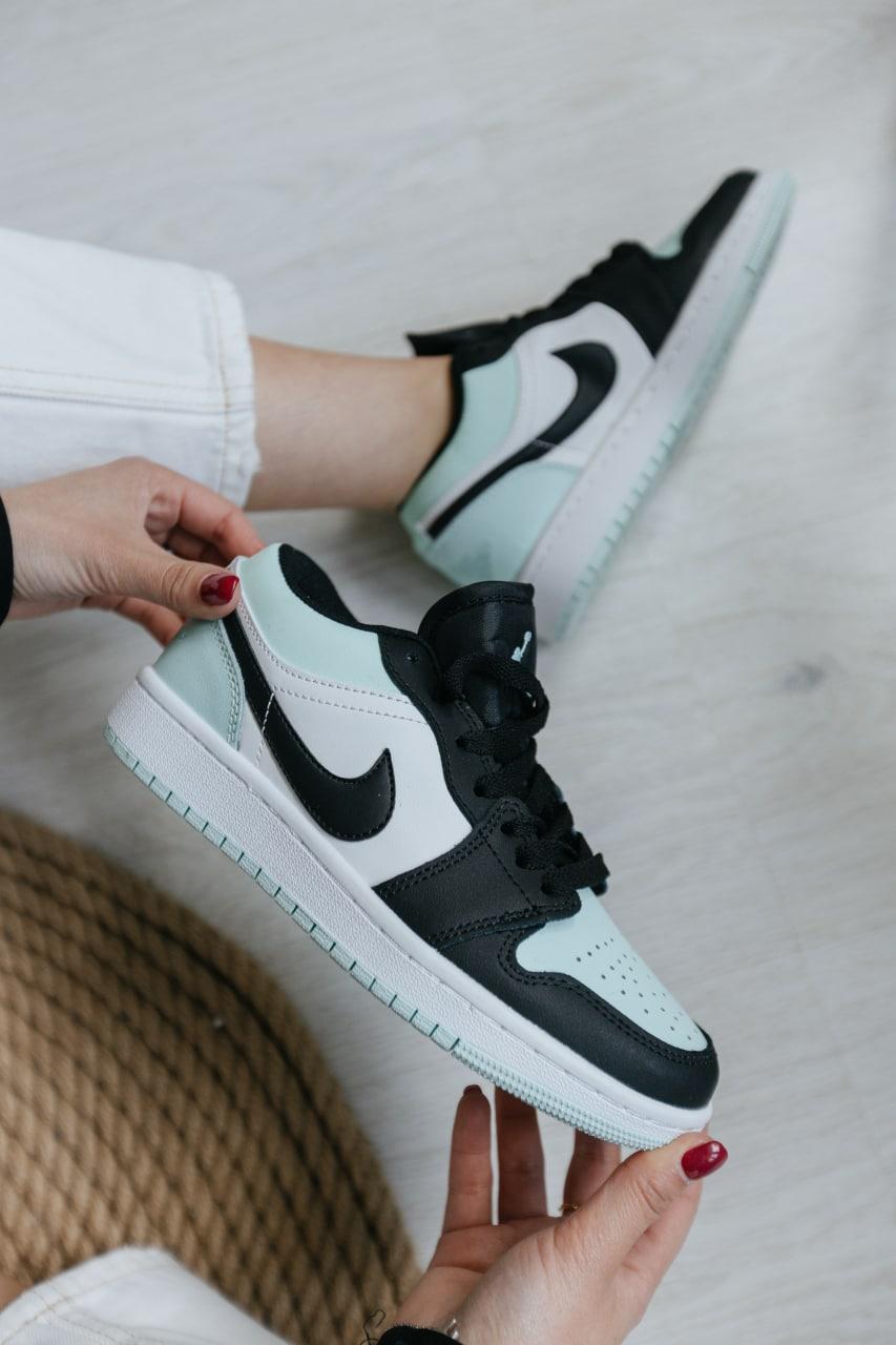 Nike Air Jordan Retro 1 Low Mint Black White 4
