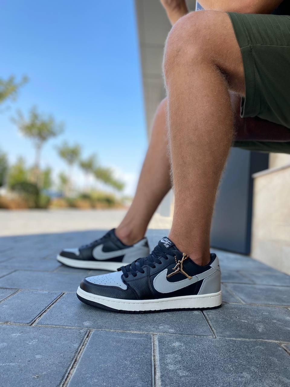 Nike Air Jordan Retro 1 Low Grey White Black 5