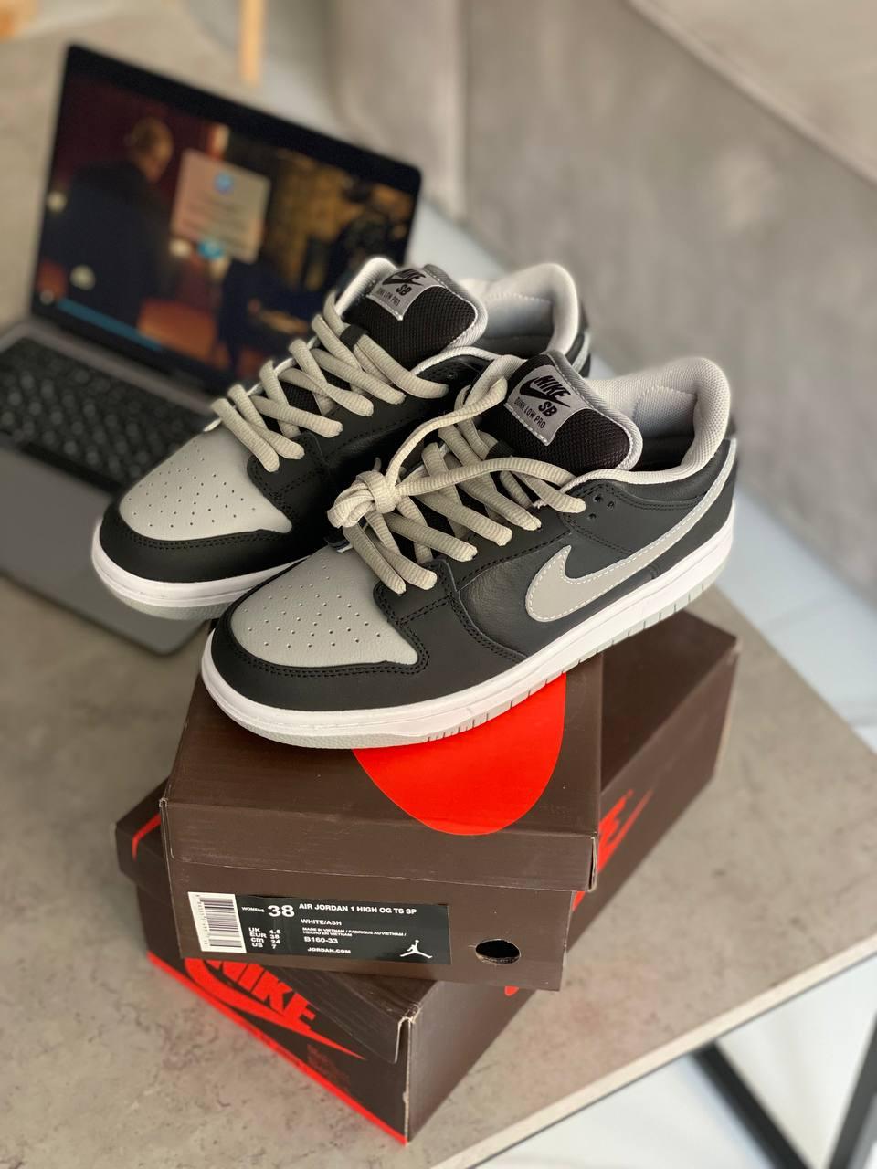 Nike Nike SB Dunk Low Black Grey 3