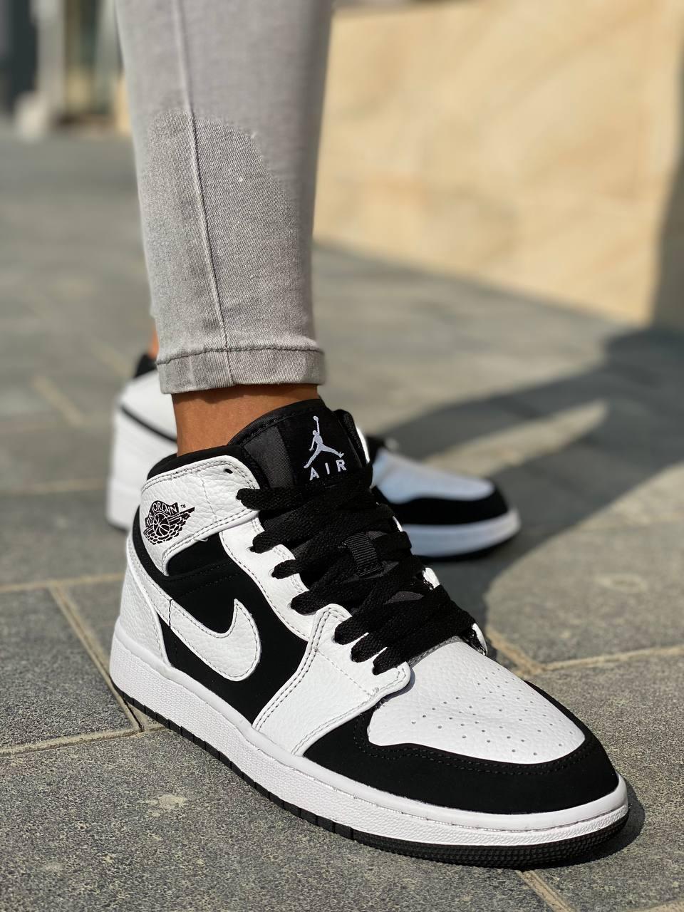 Nike Air Jordan 1 Retro High White Black (Нубук)