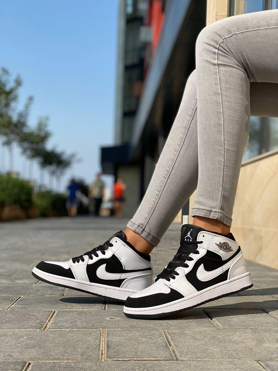 Nike Air Jordan 1 Retro High White Black (Нубук)