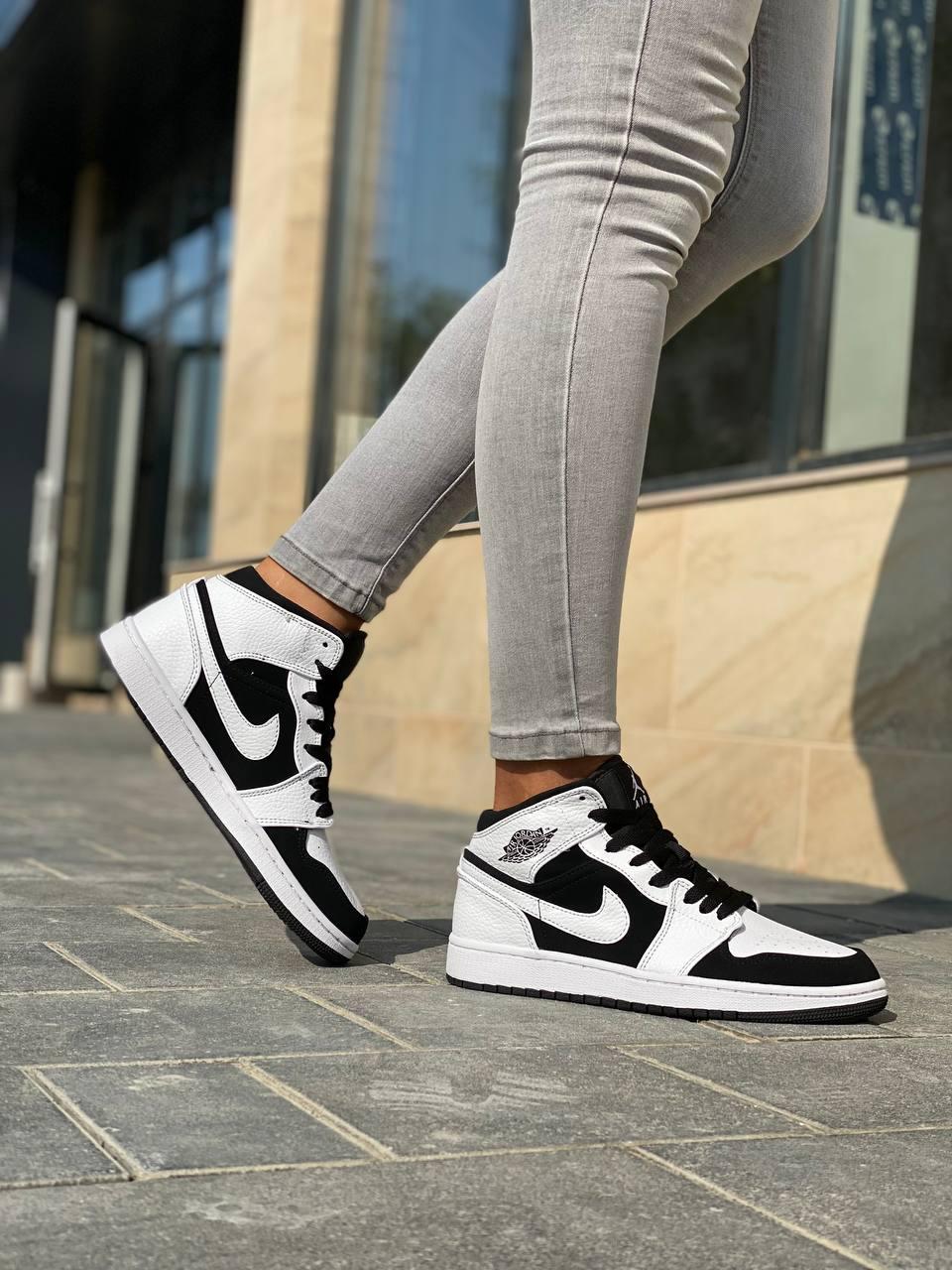Nike Air Jordan 1 Retro High White Black (Нубук)