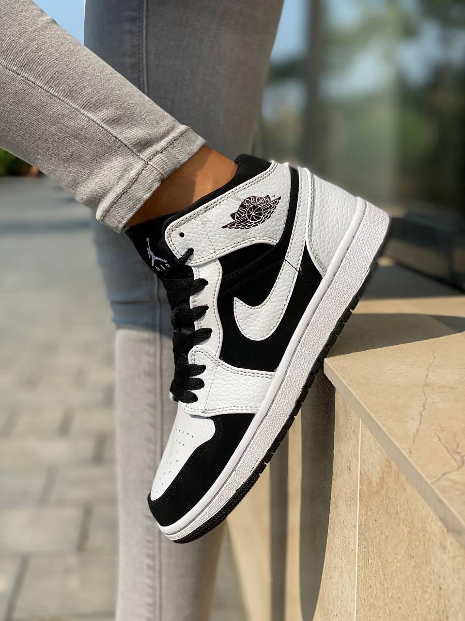Nike Air Jordan 1 Retro High White Black (Нубук)