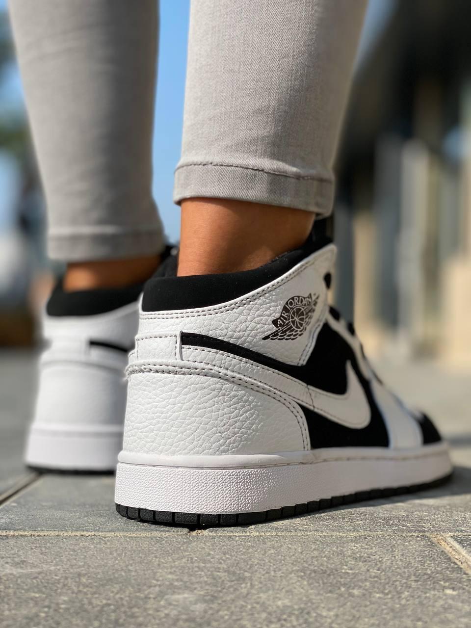 Nike Air Jordan 1 Retro High White Black (Нубук)