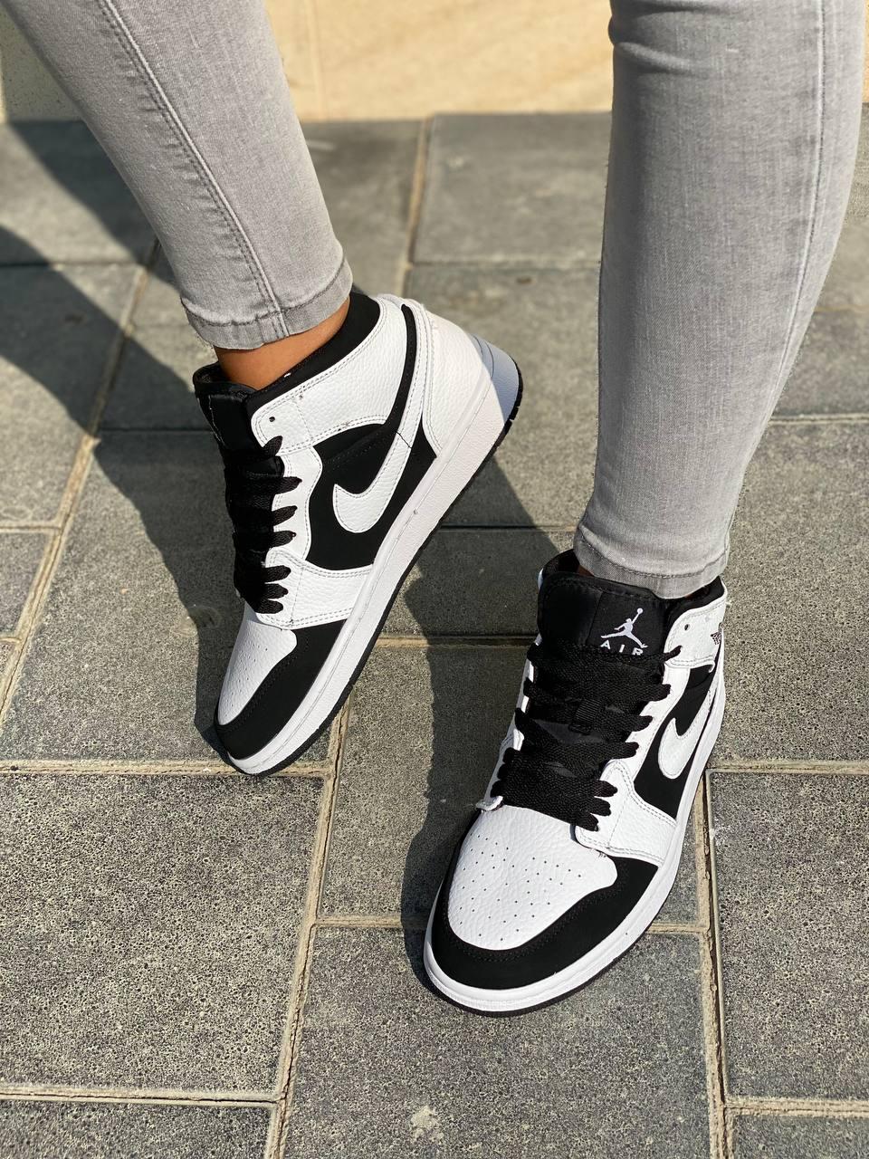 Nike Air Jordan 1 Retro High White Black (Нубук)