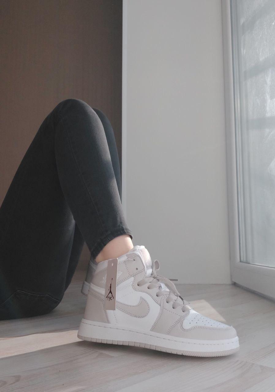 Nike Air Jordan 1 Retro High White Beige