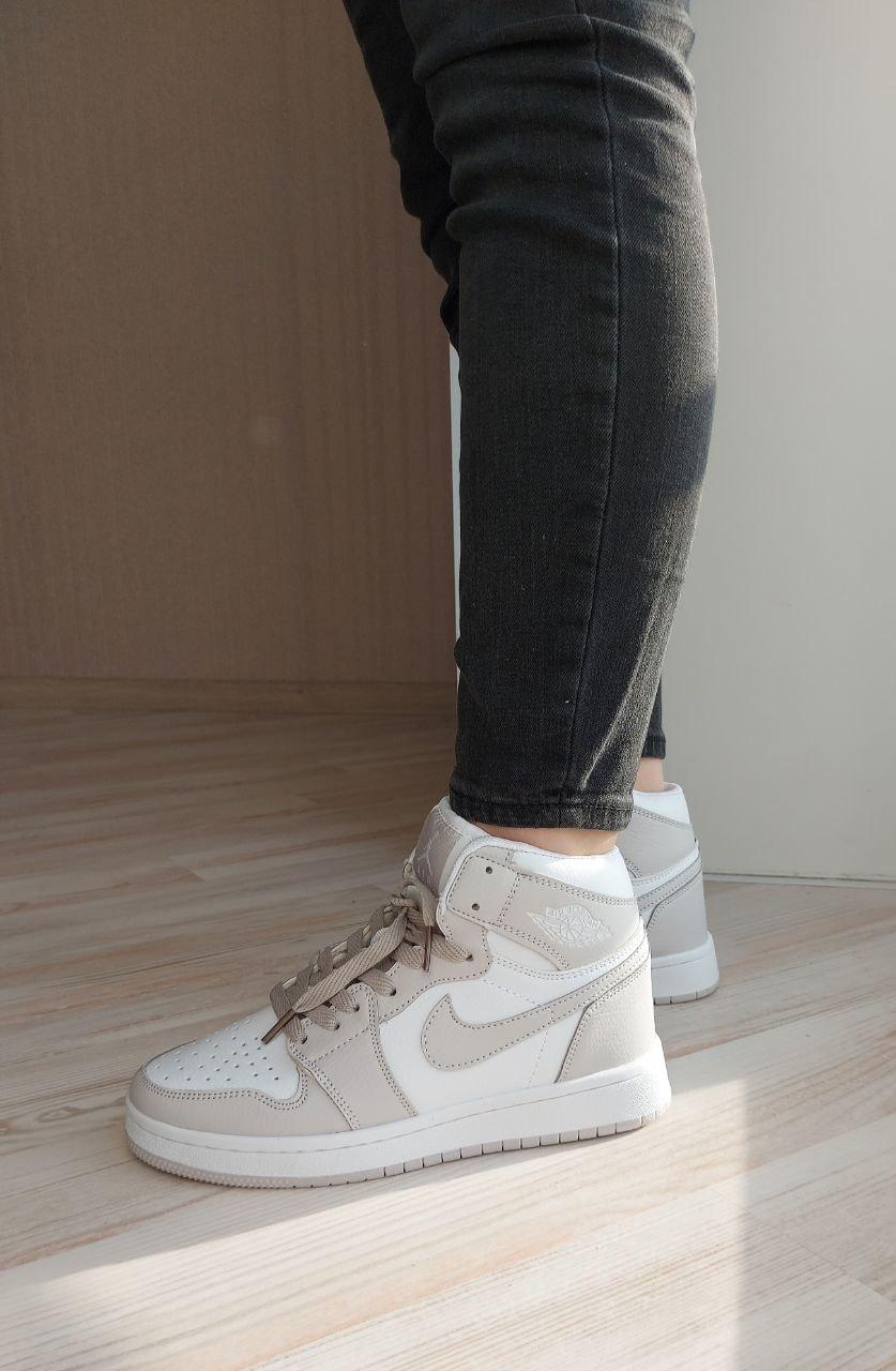 Nike Air Jordan 1 Retro High White Beige