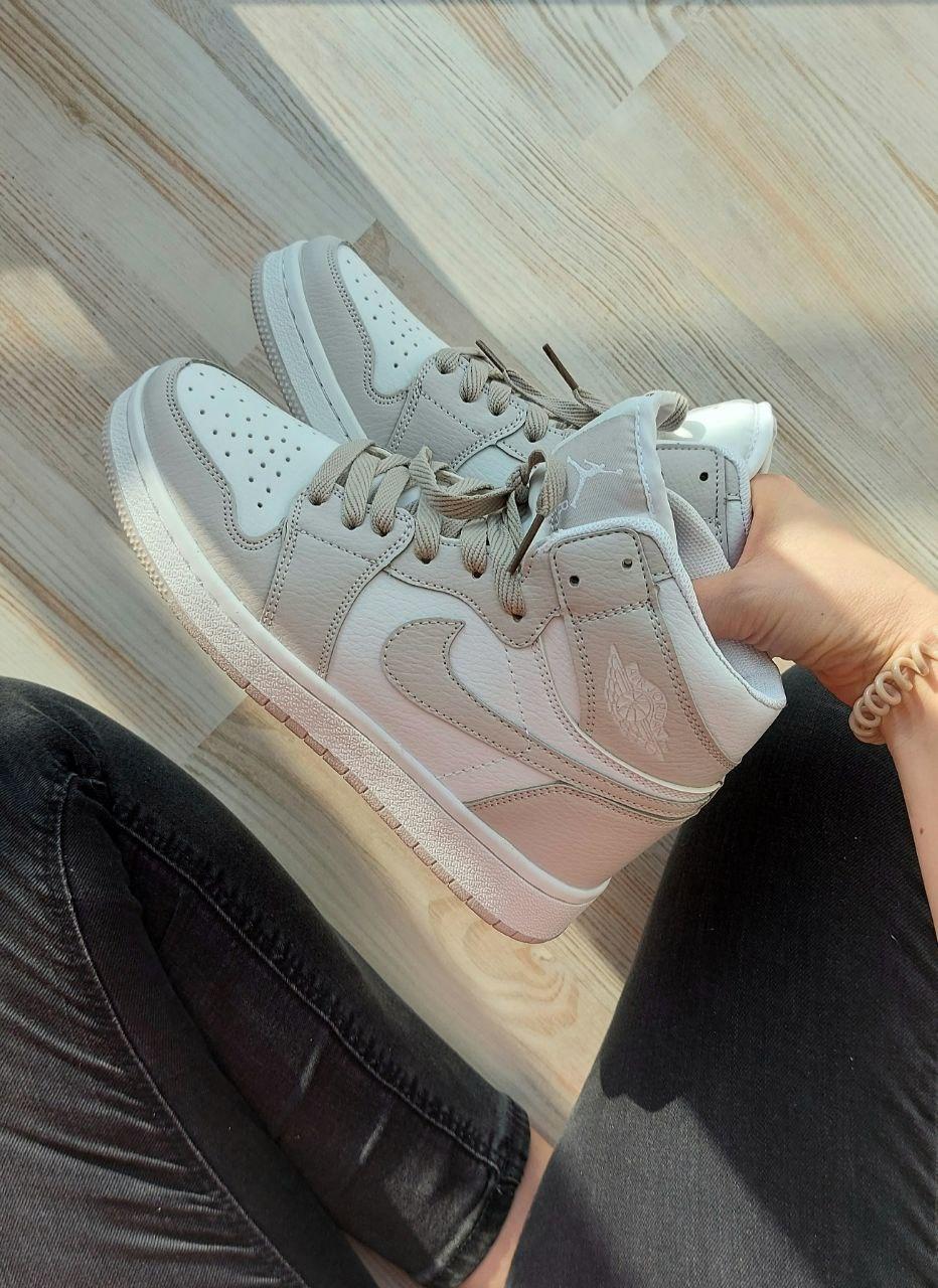 Nike Air Jordan 1 Retro High White Beige