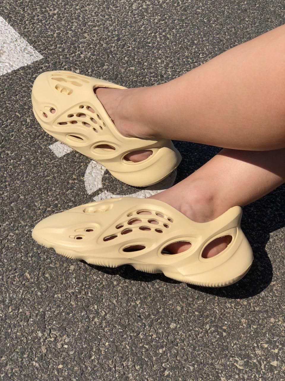 Adidas YEEZY Foam Runner Beige (No Logo)