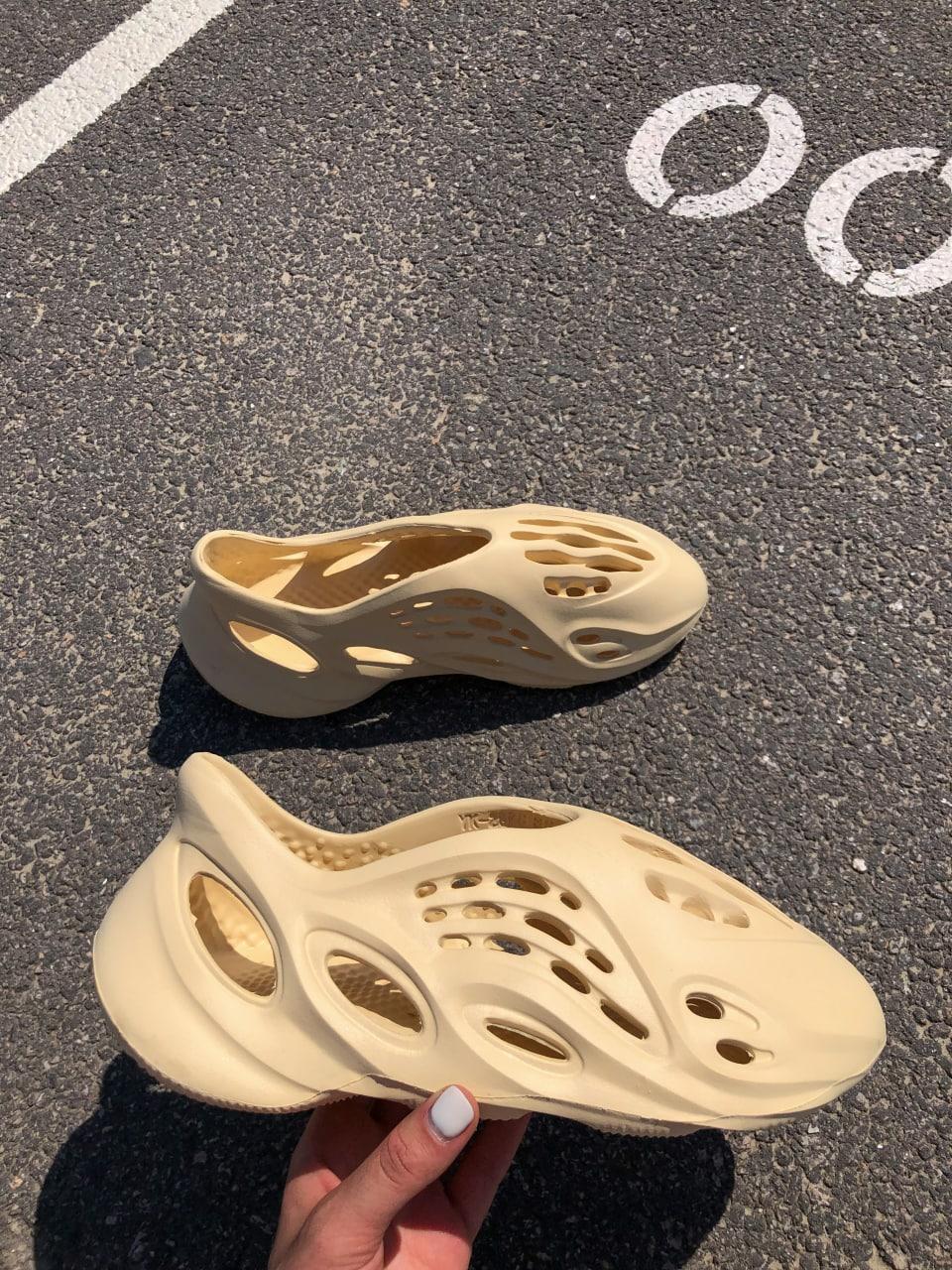Adidas YEEZY Foam Runner Beige (No Logo)