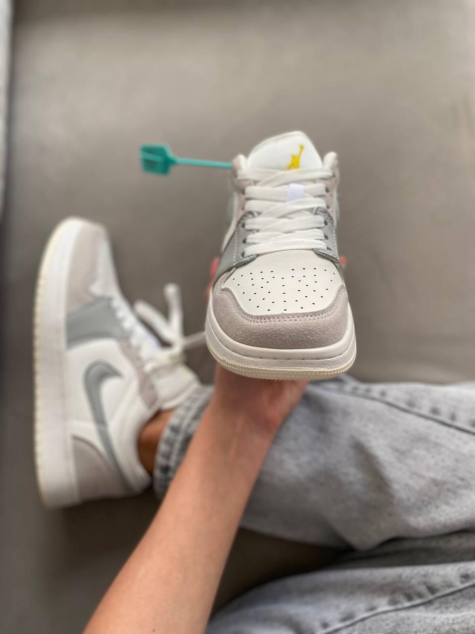 Nike Air Jordan Retro 1 Low White Beige